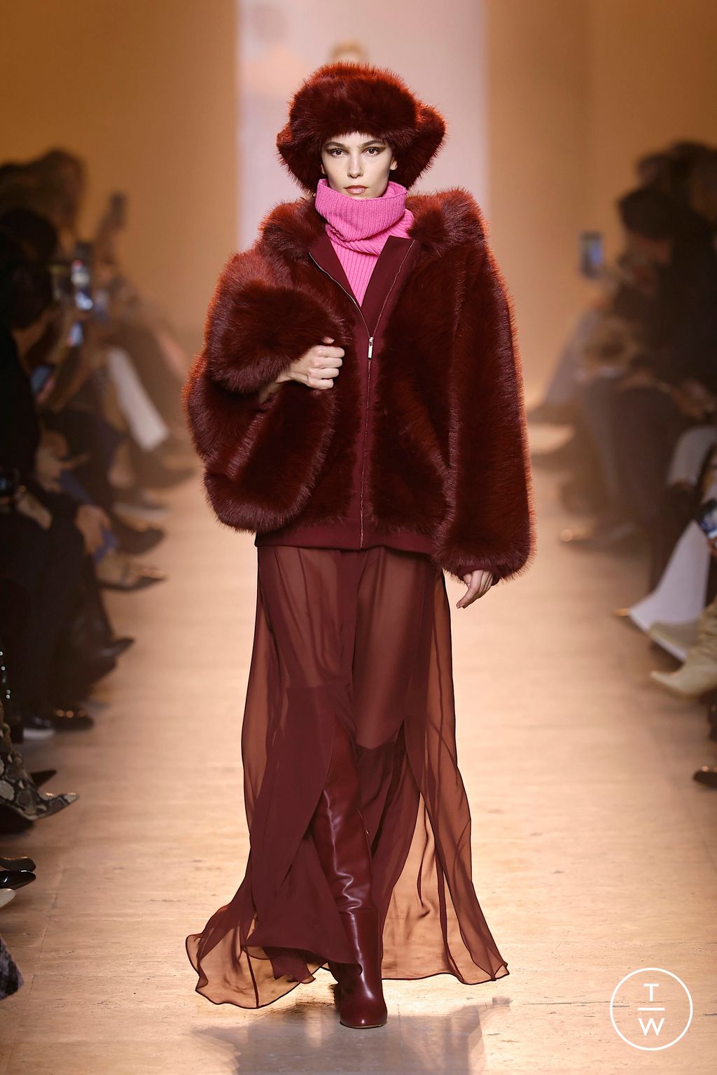 Fashion Week Paris Fall/Winter 2025 look 27 from the Elie Saab collection womenswear