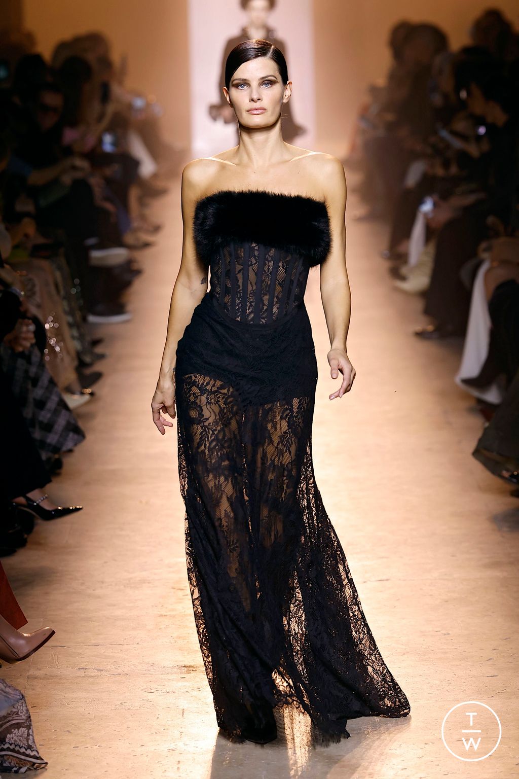 Fashion Week Paris Fall/Winter 2025 look 41 from the Elie Saab collection 女装