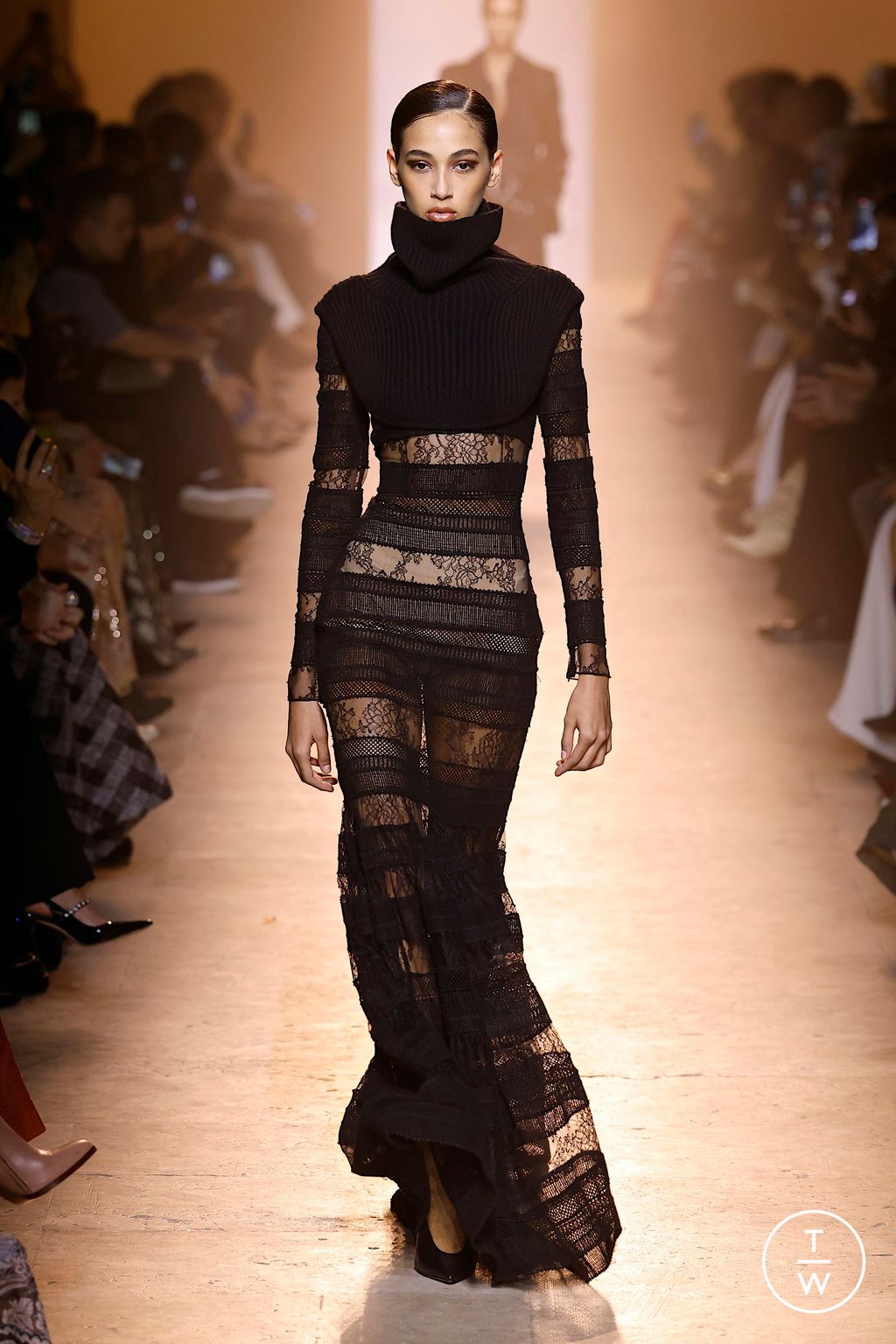 Fashion Week Paris Fall/Winter 2025 look 45 from the Elie Saab collection womenswear