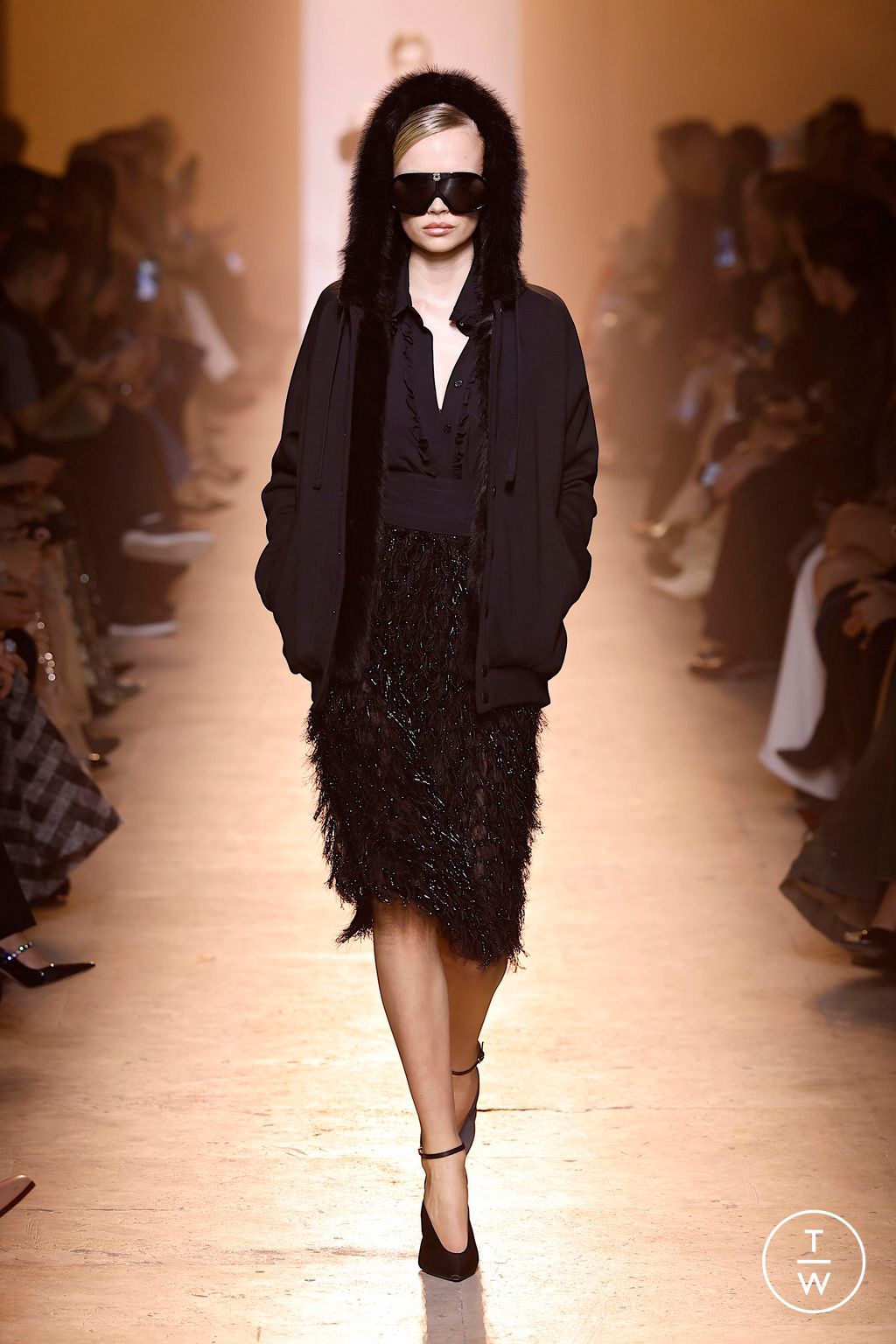 Fashion Week Paris Fall/Winter 2025 look 50 from the Elie Saab collection womenswear