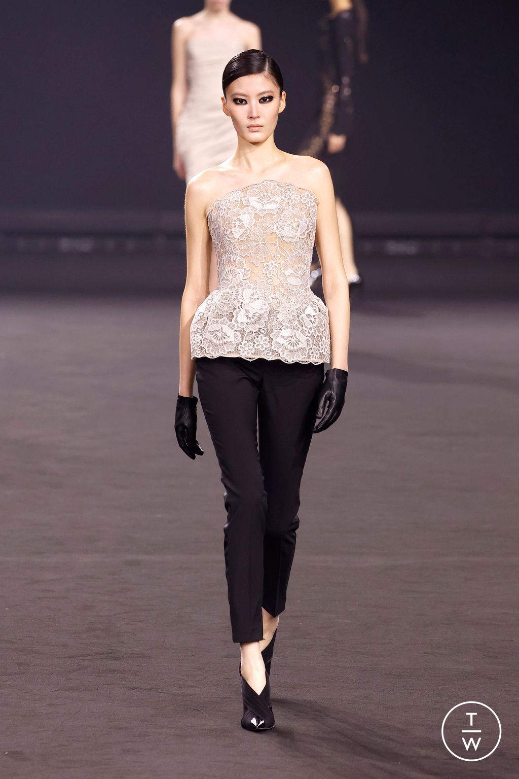 Fashion Week Paris Fall/Winter 2026 look 12 from the Elie Saab collection womenswear