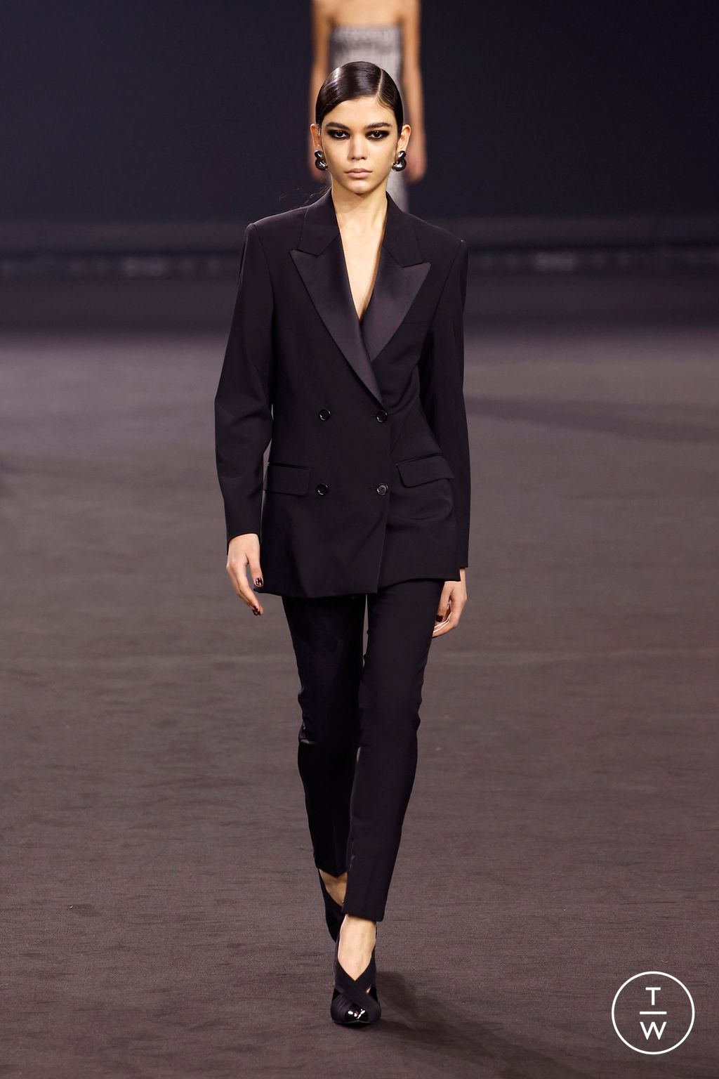 Fashion Week Paris Fall/Winter 2026 look 15 from the Elie Saab collection womenswear