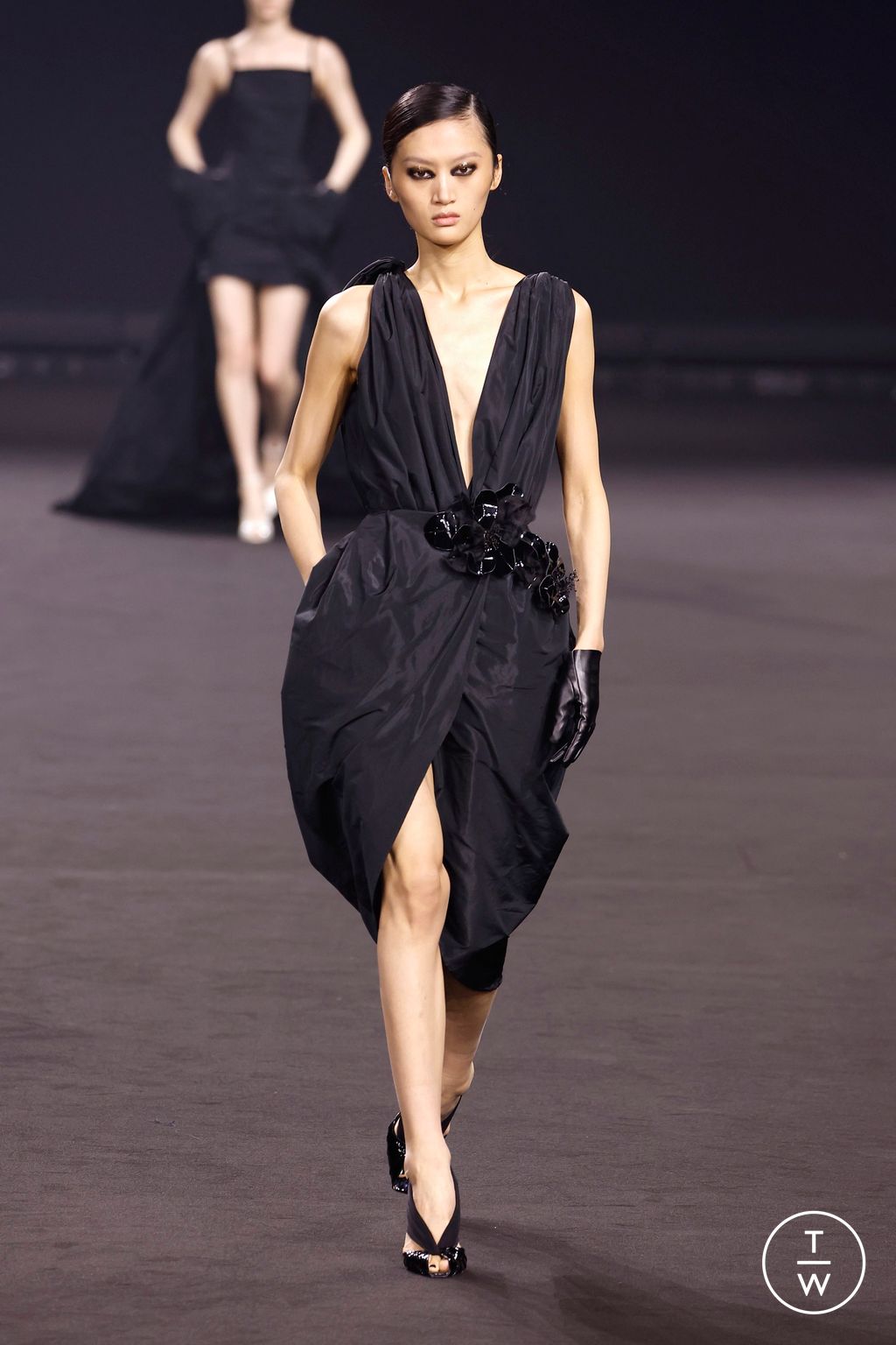 Fashion Week Paris Fall/Winter 2026 look 19 from the Elie Saab collection womenswear