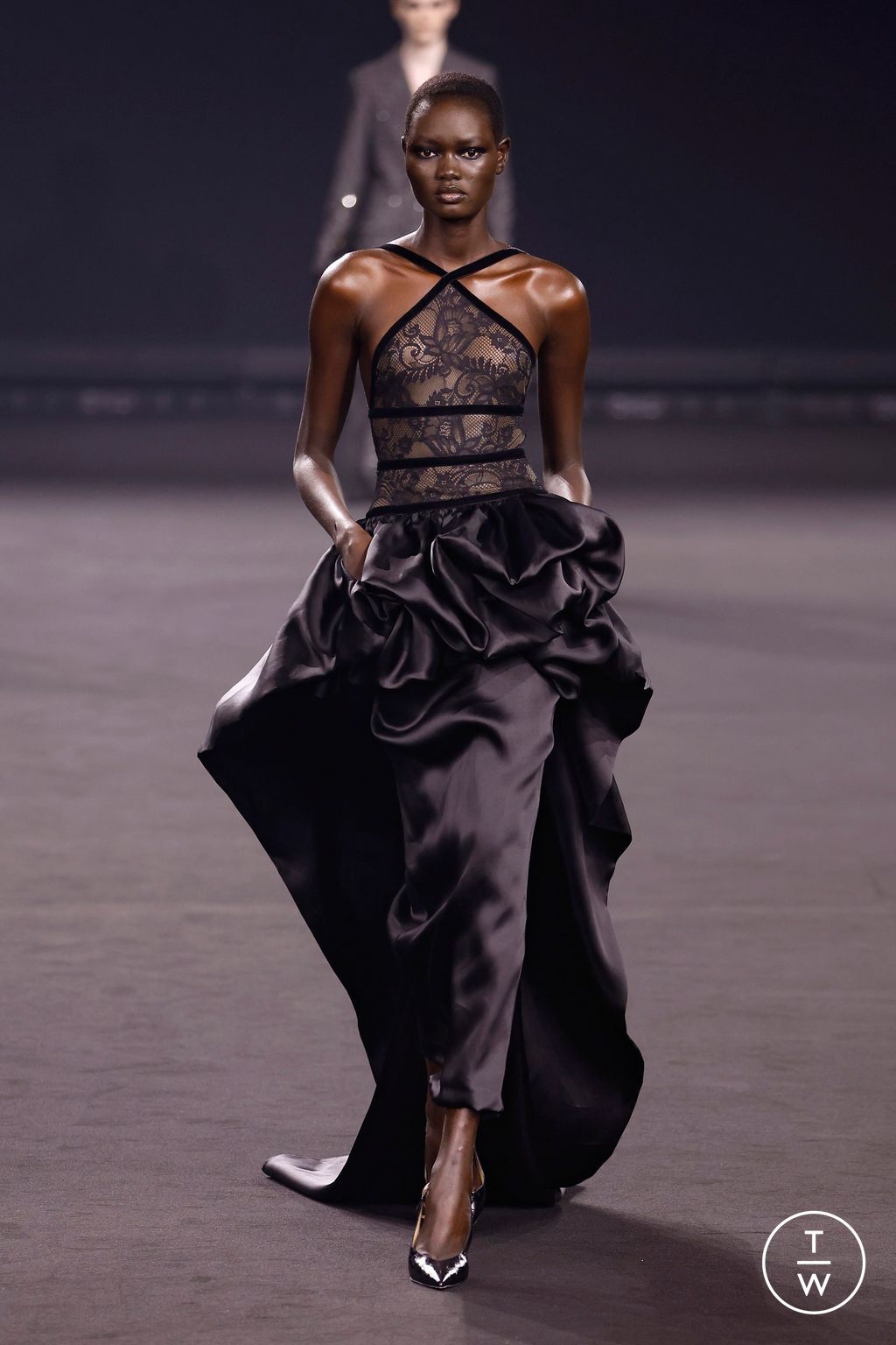 Fashion Week Paris Fall/Winter 2026 look 29 from the Elie Saab collection womenswear