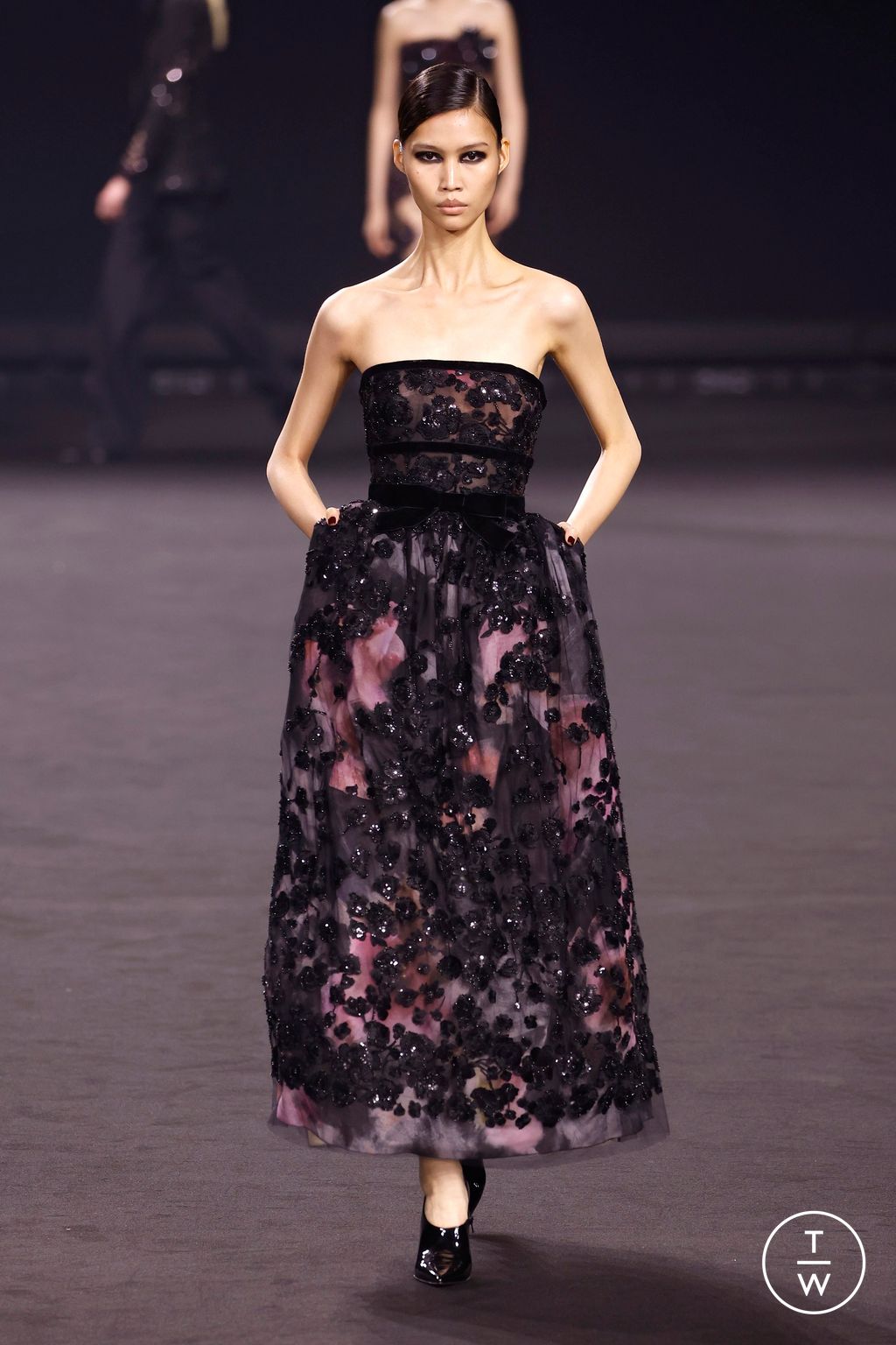 Fashion Week Paris Fall/Winter 2026 look 39 from the Elie Saab collection womenswear