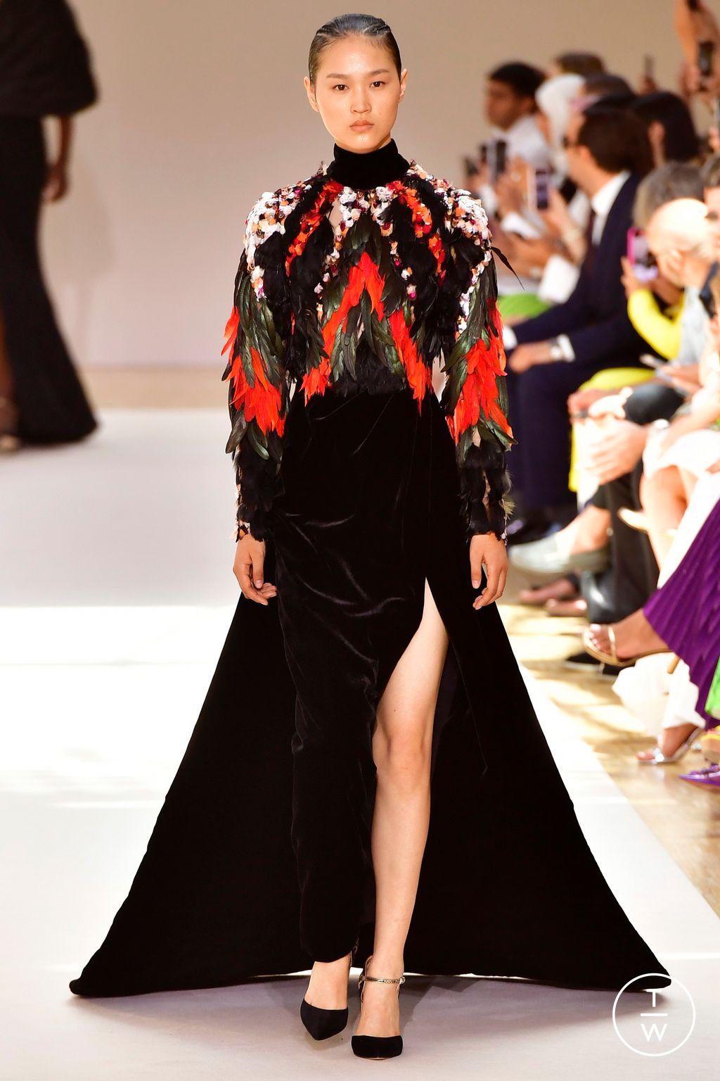 Fashion Week Paris Fall/Winter 2022 look 3 from the Elie Saab collection 高级定制