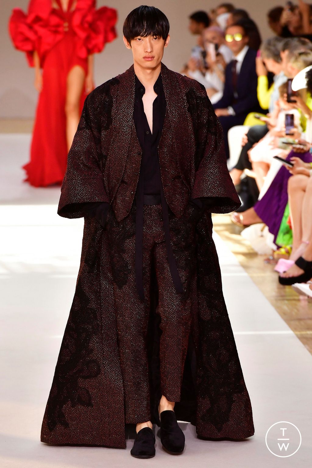 Fashion Week Paris Fall/Winter 2022 look 12 from the Elie Saab collection couture