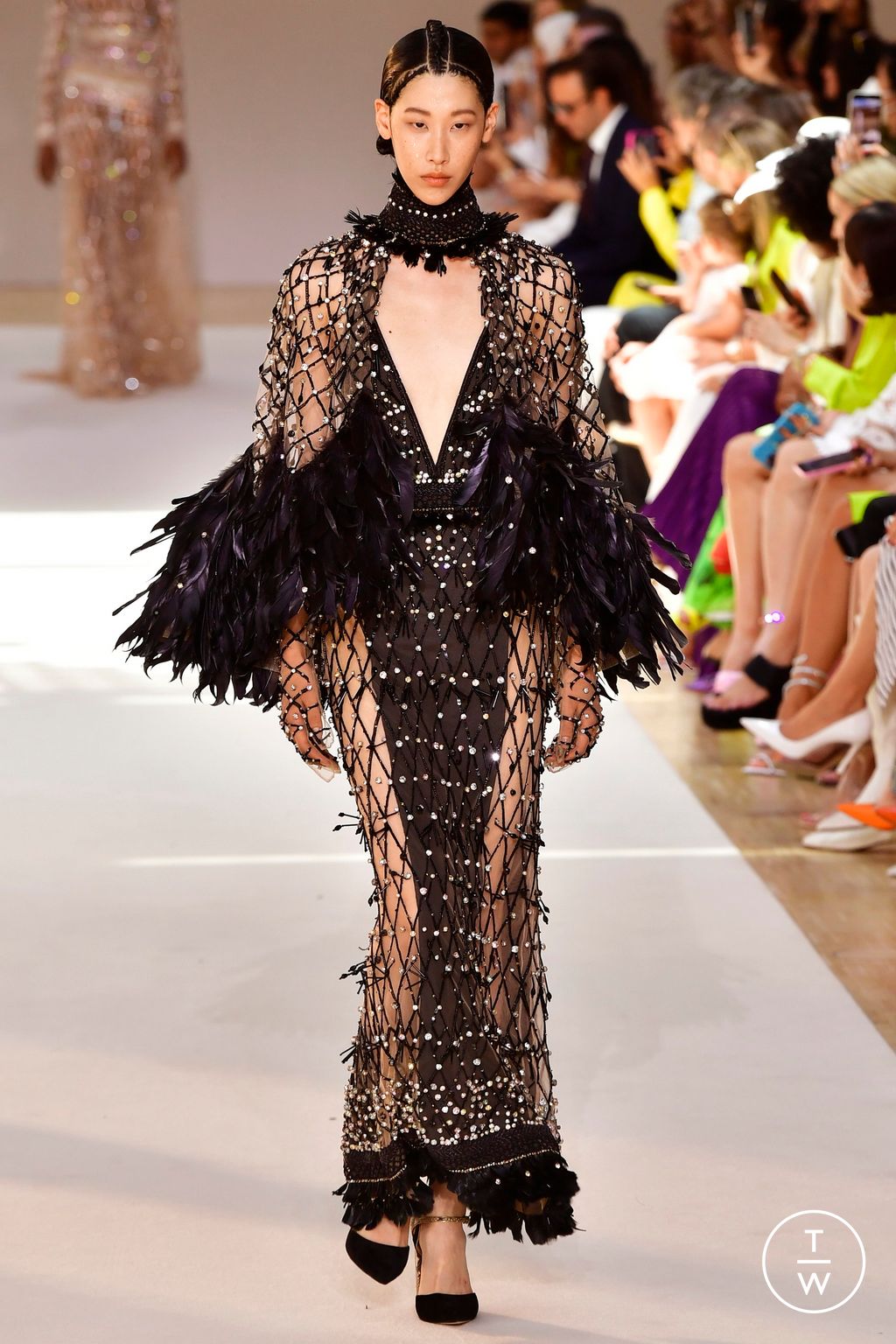 Fashion Week Paris Fall/Winter 2022 look 17 from the Elie Saab collection couture