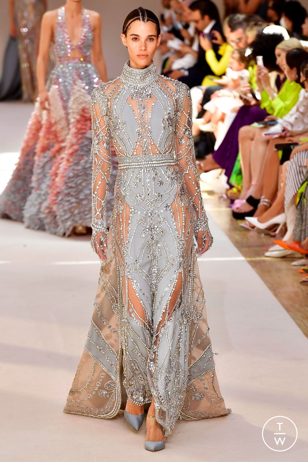 Fashion Week Paris Fall/Winter 2022 look 21 from the Elie Saab collection couture