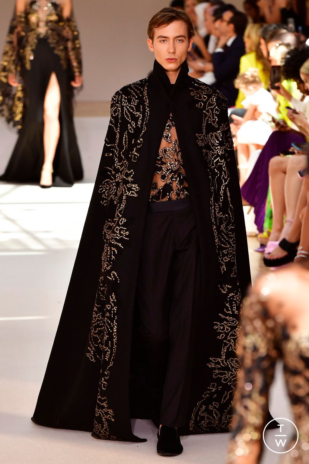 Fashion Week Paris Fall/Winter 2022 look 56 from the Elie Saab collection 高级定制