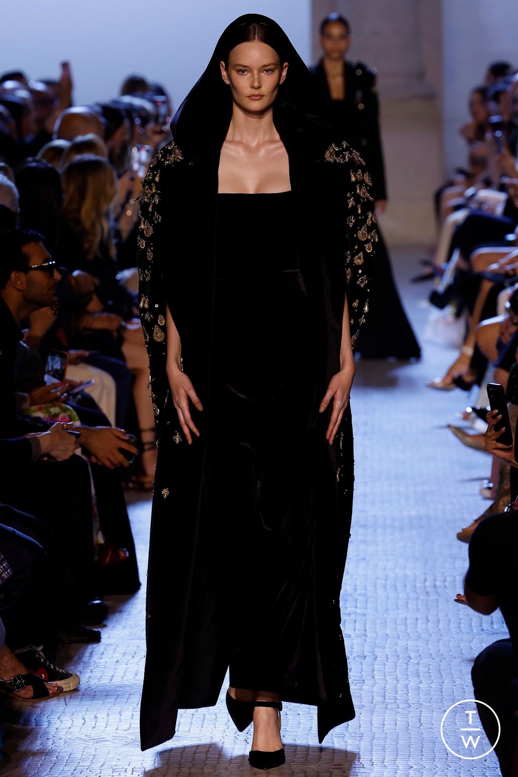 Fashion Week Paris Fall/Winter 2023 look 20 from the Elie Saab collection couture