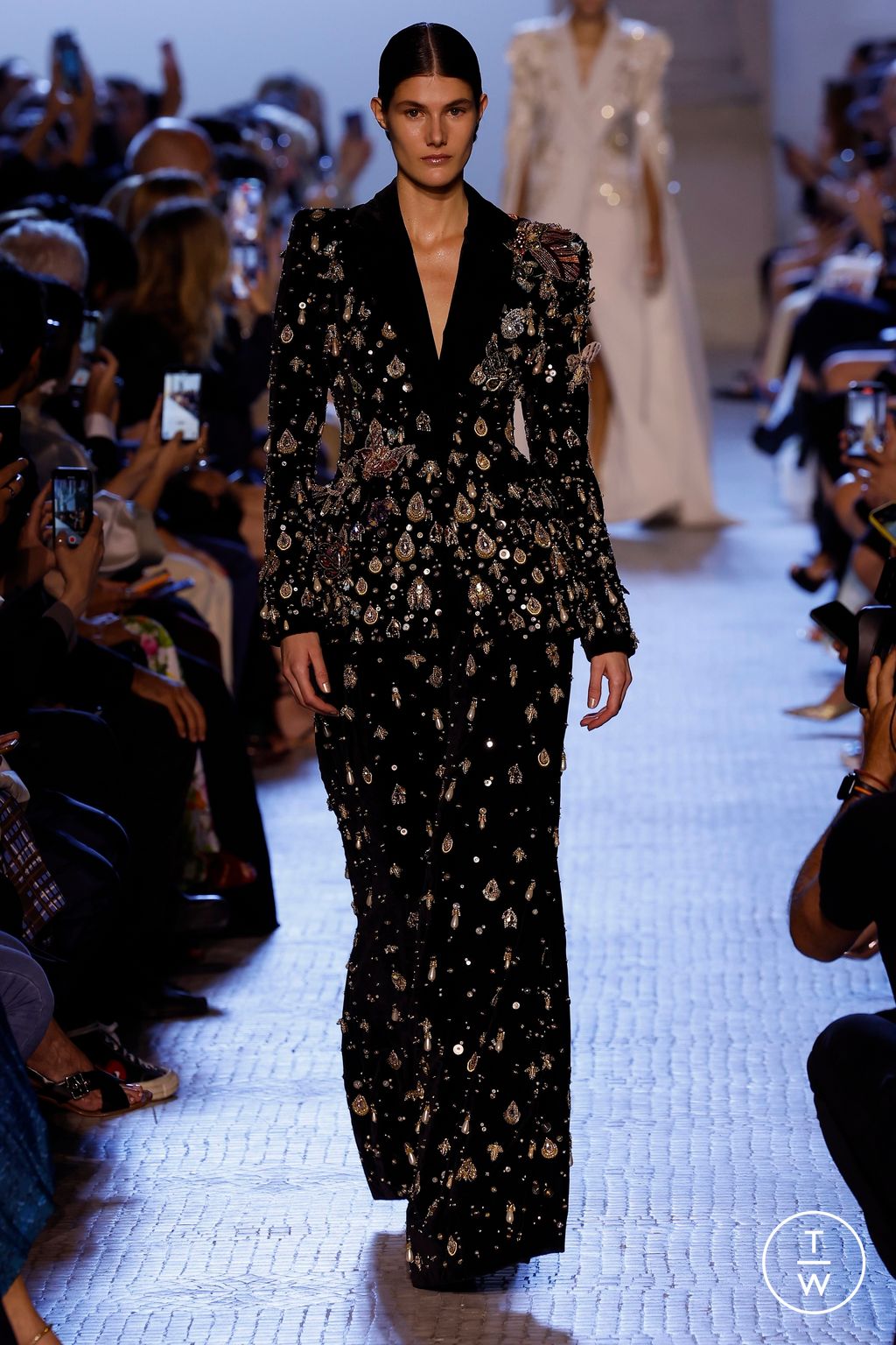 Fashion Week Paris Fall/Winter 2023 look 22 from the Elie Saab collection couture