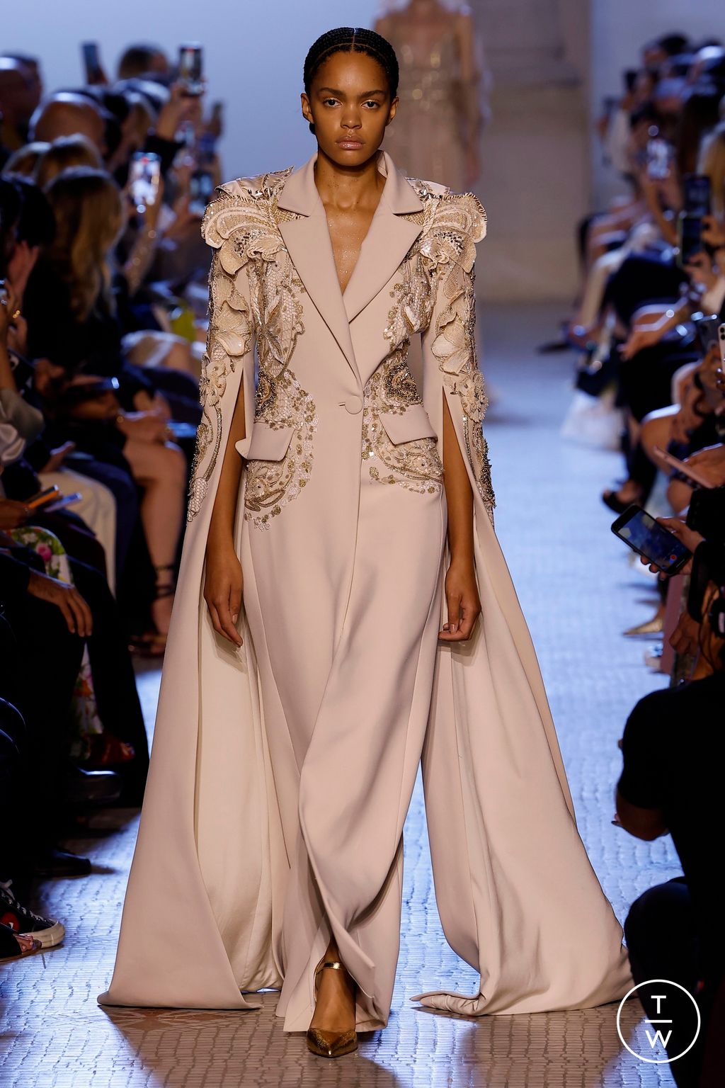 Fashion Week Paris Fall/Winter 2023 look 23 from the Elie Saab collection couture