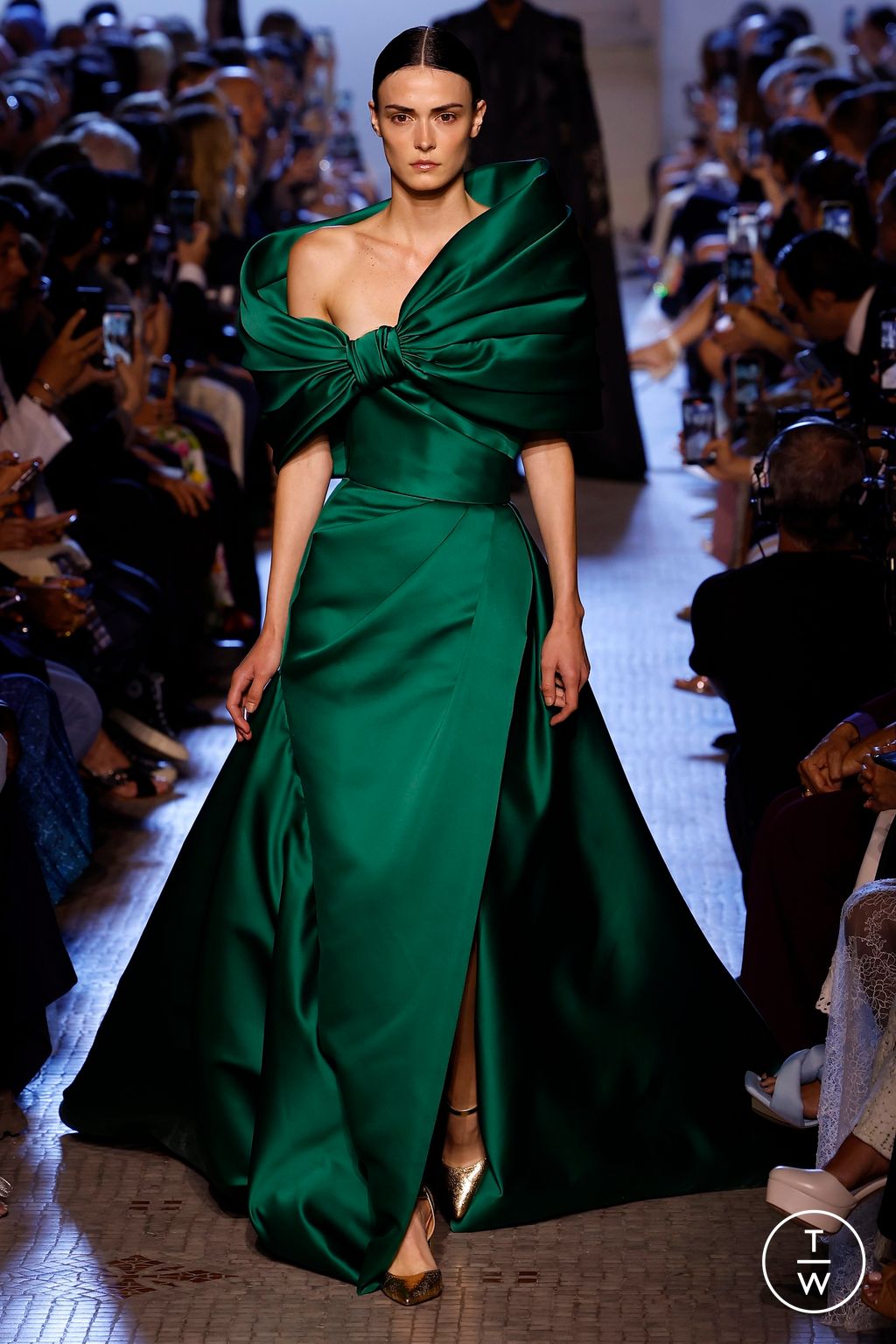 Fashion Week Paris Fall/Winter 2023 look 26 from the Elie Saab collection couture