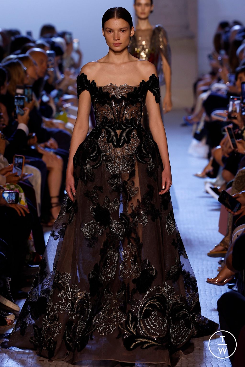 Fashion Week Paris Fall/Winter 2023 look 28 from the Elie Saab collection 高级定制