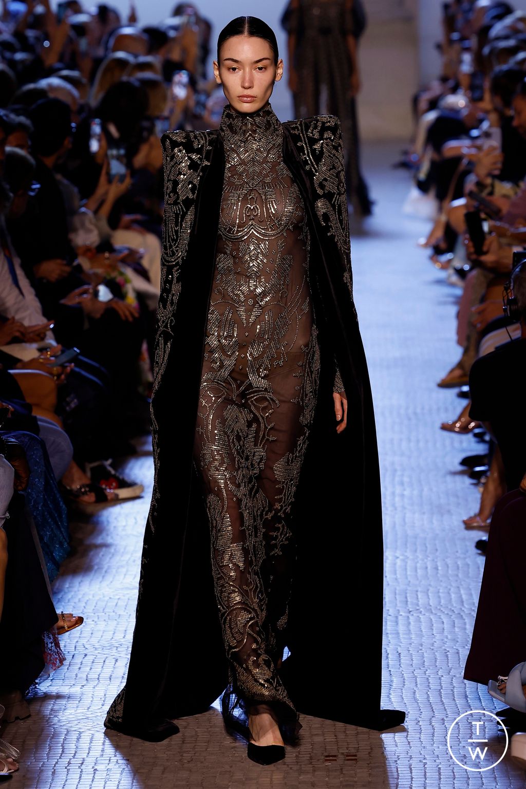 Fashion Week Paris Fall/Winter 2023 look 33 from the Elie Saab collection couture