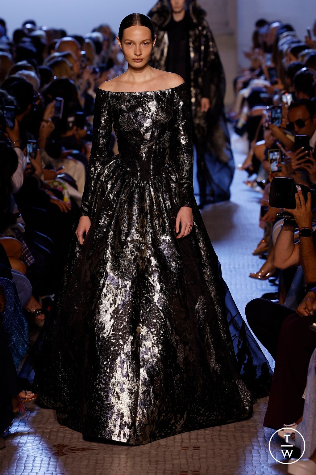 Fashion Week Paris Fall/Winter 2023 look 35 from the Elie Saab collection couture