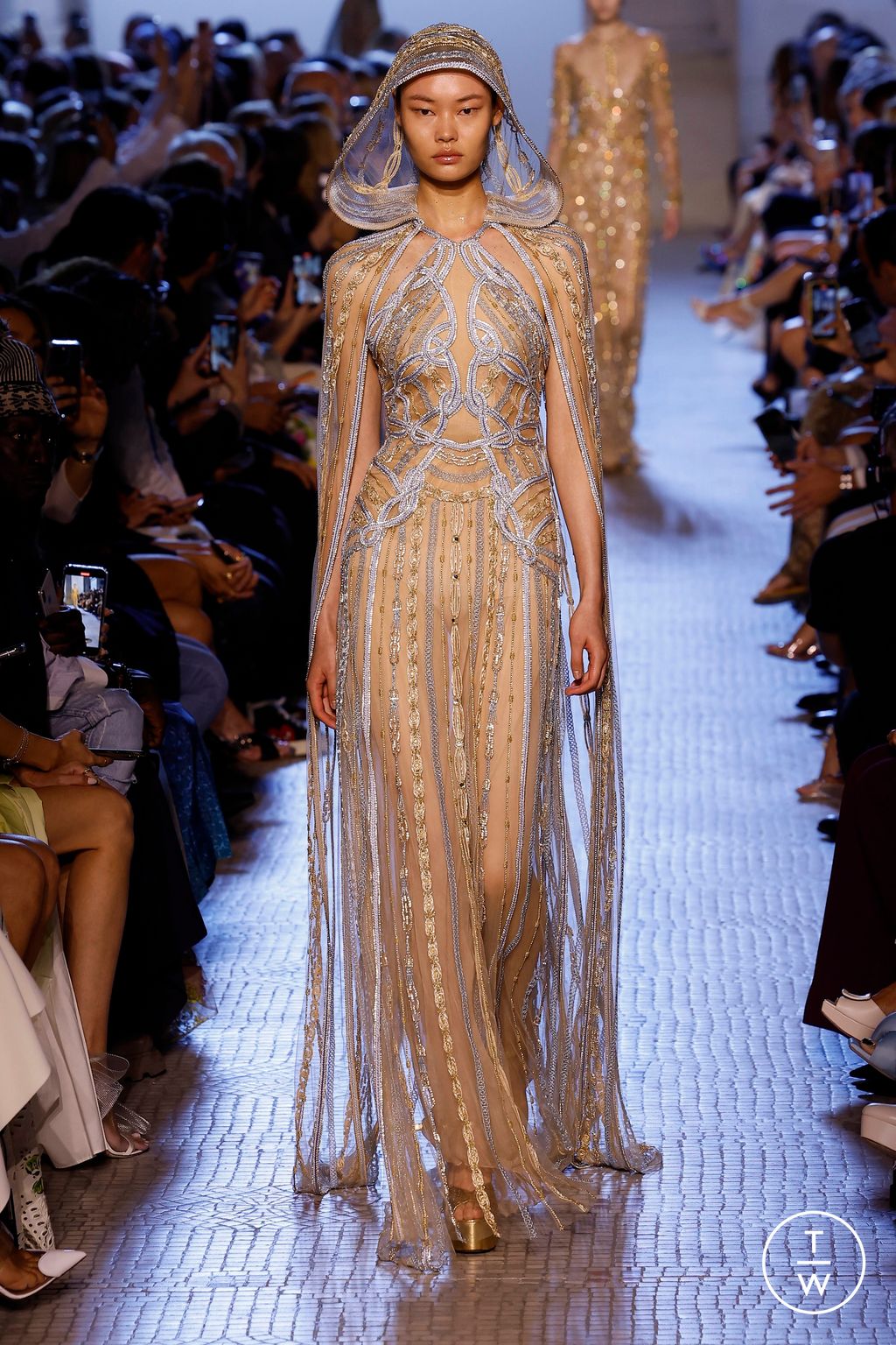 Fashion Week Paris Fall/Winter 2023 look 38 from the Elie Saab collection 高级定制