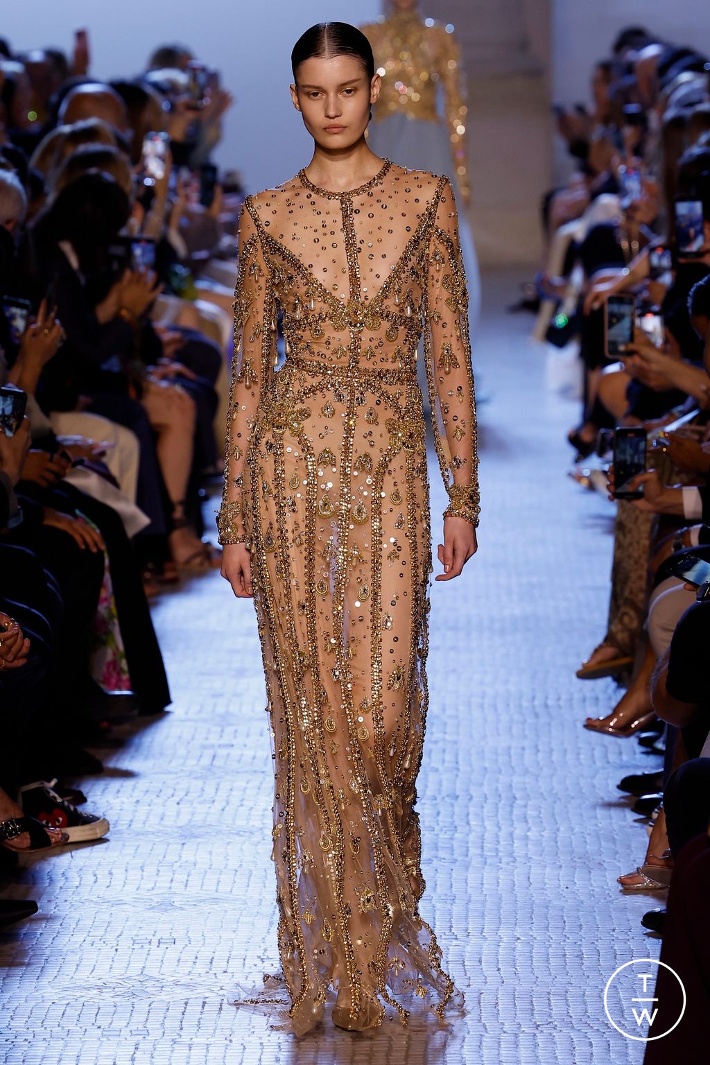 Fashion Week Paris Fall/Winter 2023 look 39 from the Elie Saab collection 高级定制
