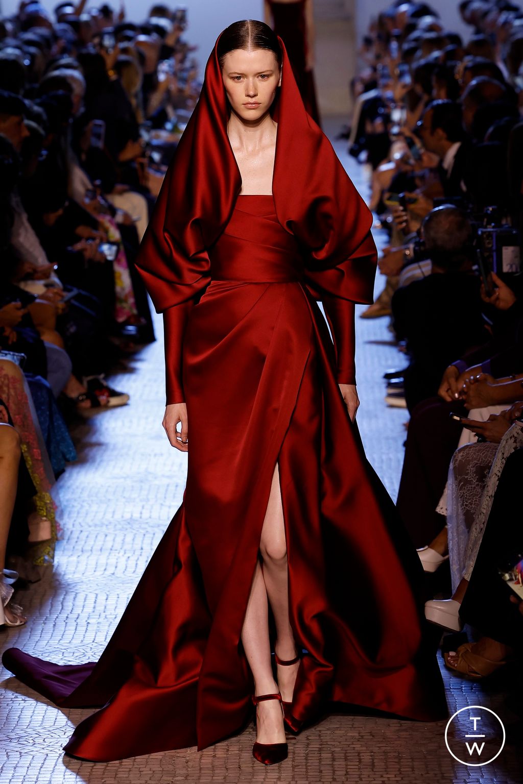 Fashion Week Paris Fall/Winter 2023 look 60 from the Elie Saab collection couture