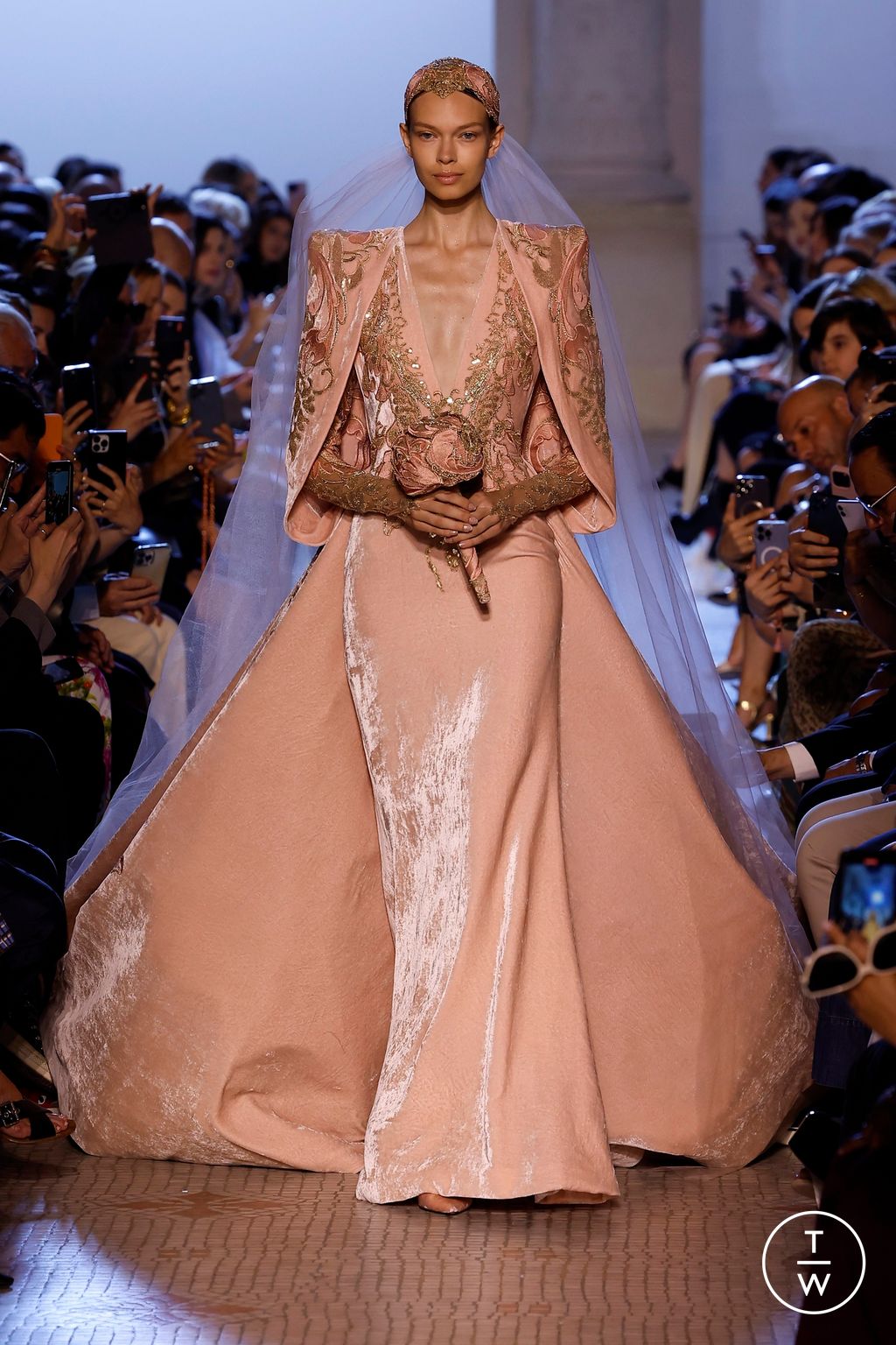 Fashion Week Paris Fall/Winter 2023 look 68 from the Elie Saab collection couture