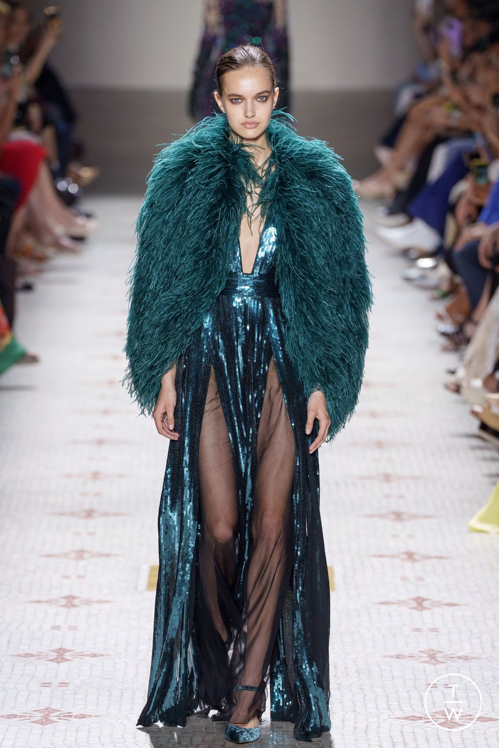 Fashion Week Paris Fall/Winter 2024 look 11 de la collection Elie Saab couture