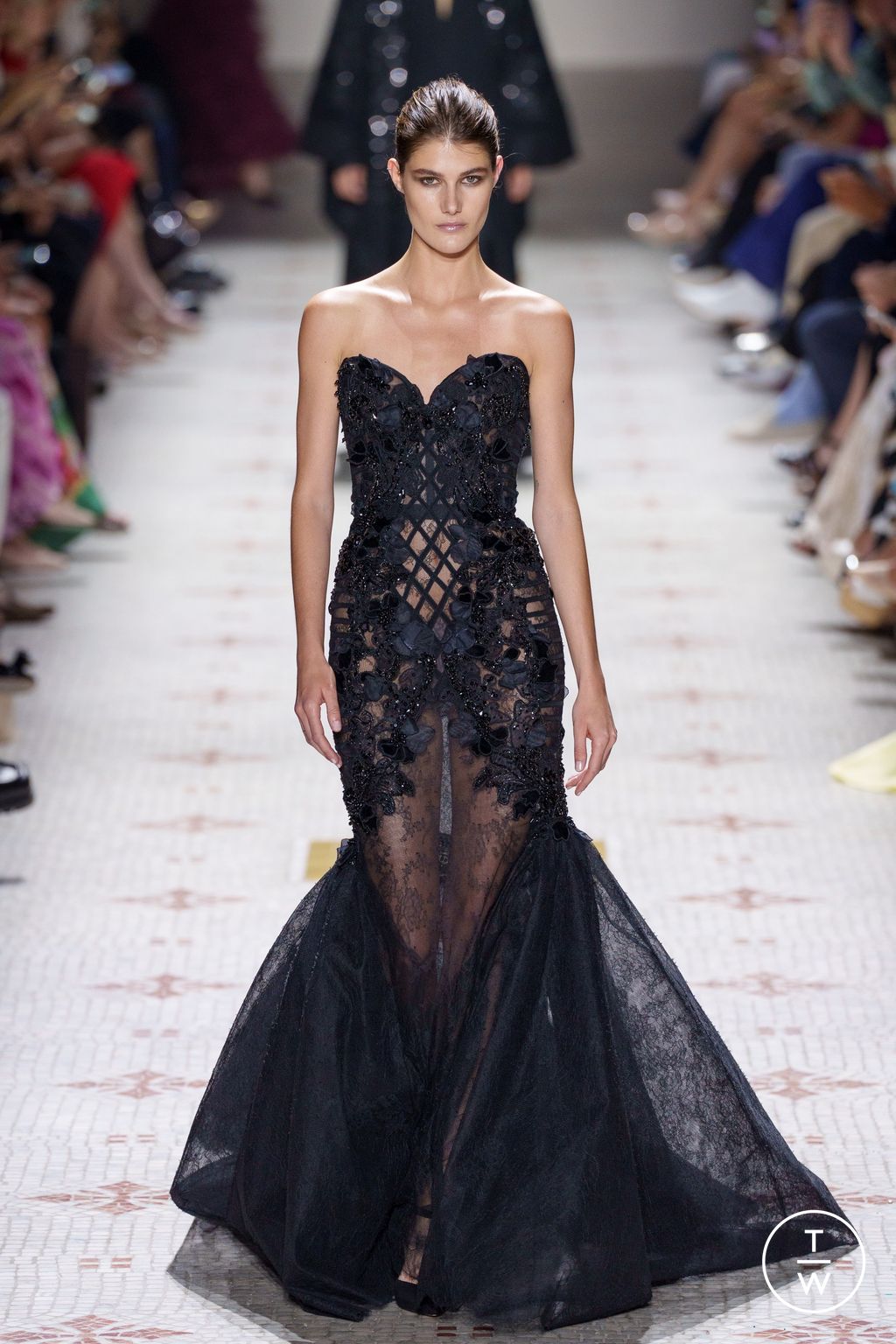 Fashion Week Paris Fall/Winter 2024 look 23 from the Elie Saab collection 高级定制