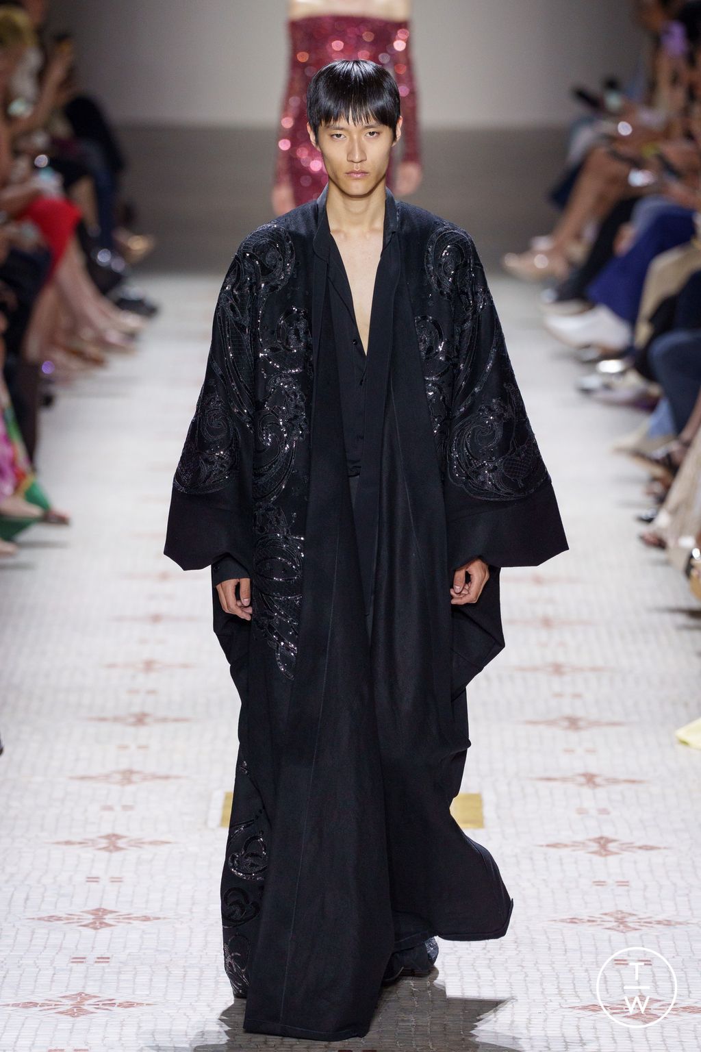 Fashion Week Paris Fall/Winter 2024 look 24 from the Elie Saab collection 高级定制