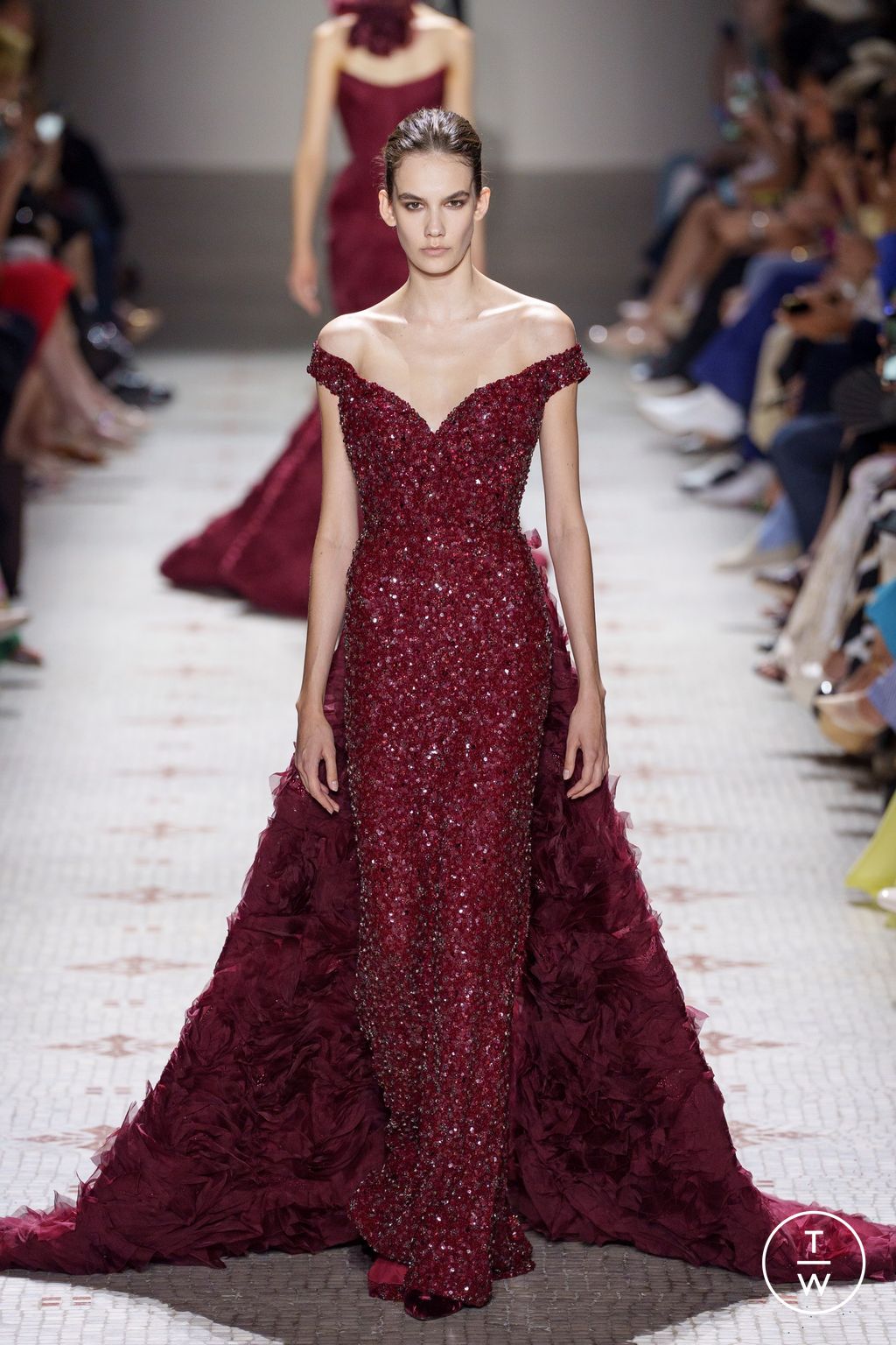 Fashion Week Paris Fall/Winter 2024 look 29 from the Elie Saab collection 高级定制