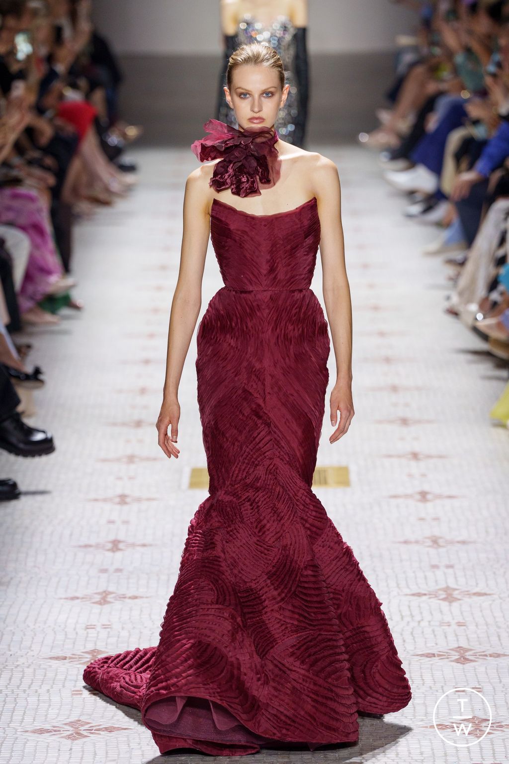 Fashion Week Paris Fall/Winter 2024 look 30 from the Elie Saab collection couture