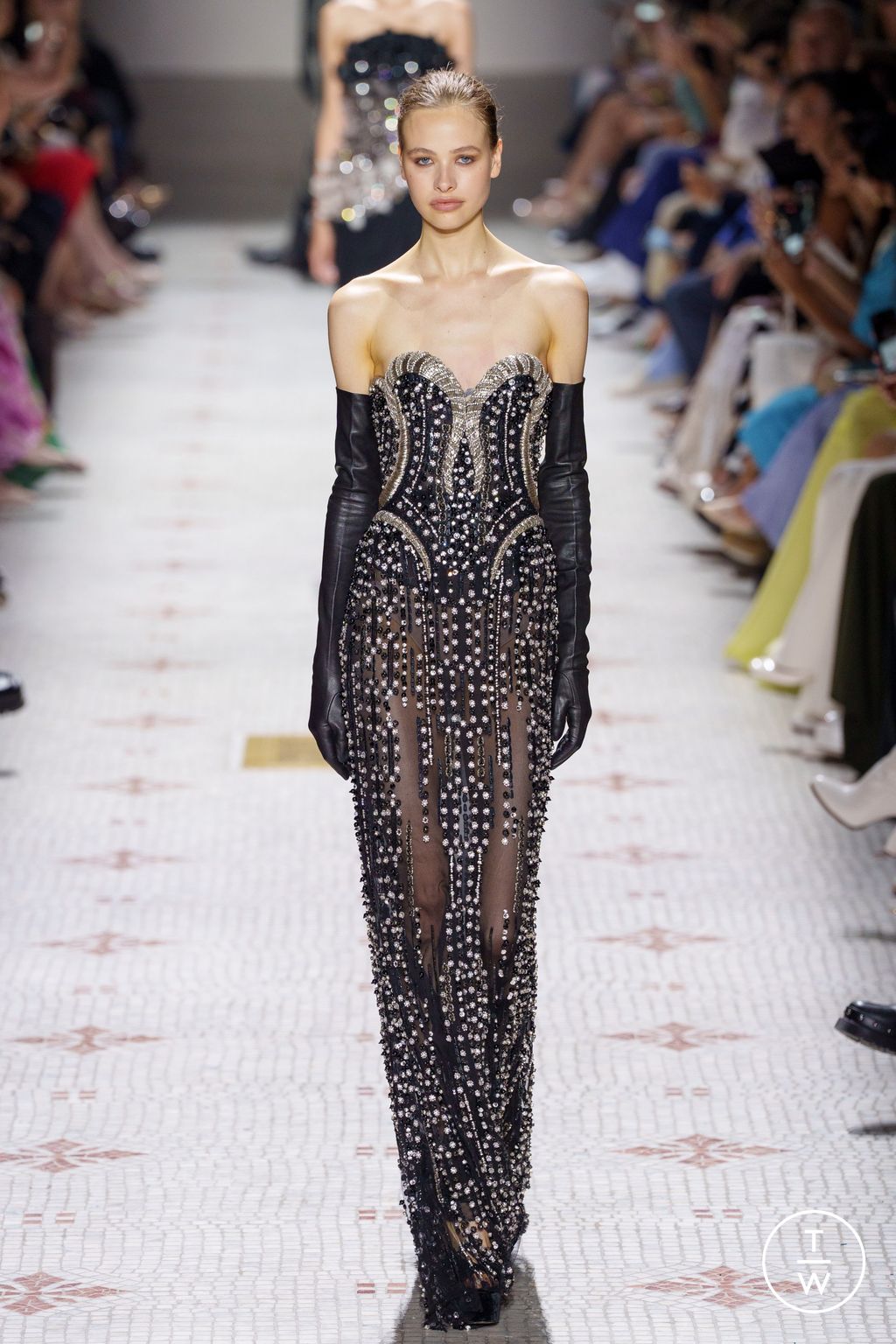 Fashion Week Paris Fall/Winter 2024 look 31 de la collection Elie Saab couture