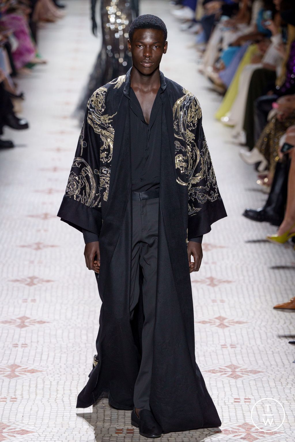 Fashion Week Paris Fall/Winter 2024 look 35 from the Elie Saab collection 高级定制