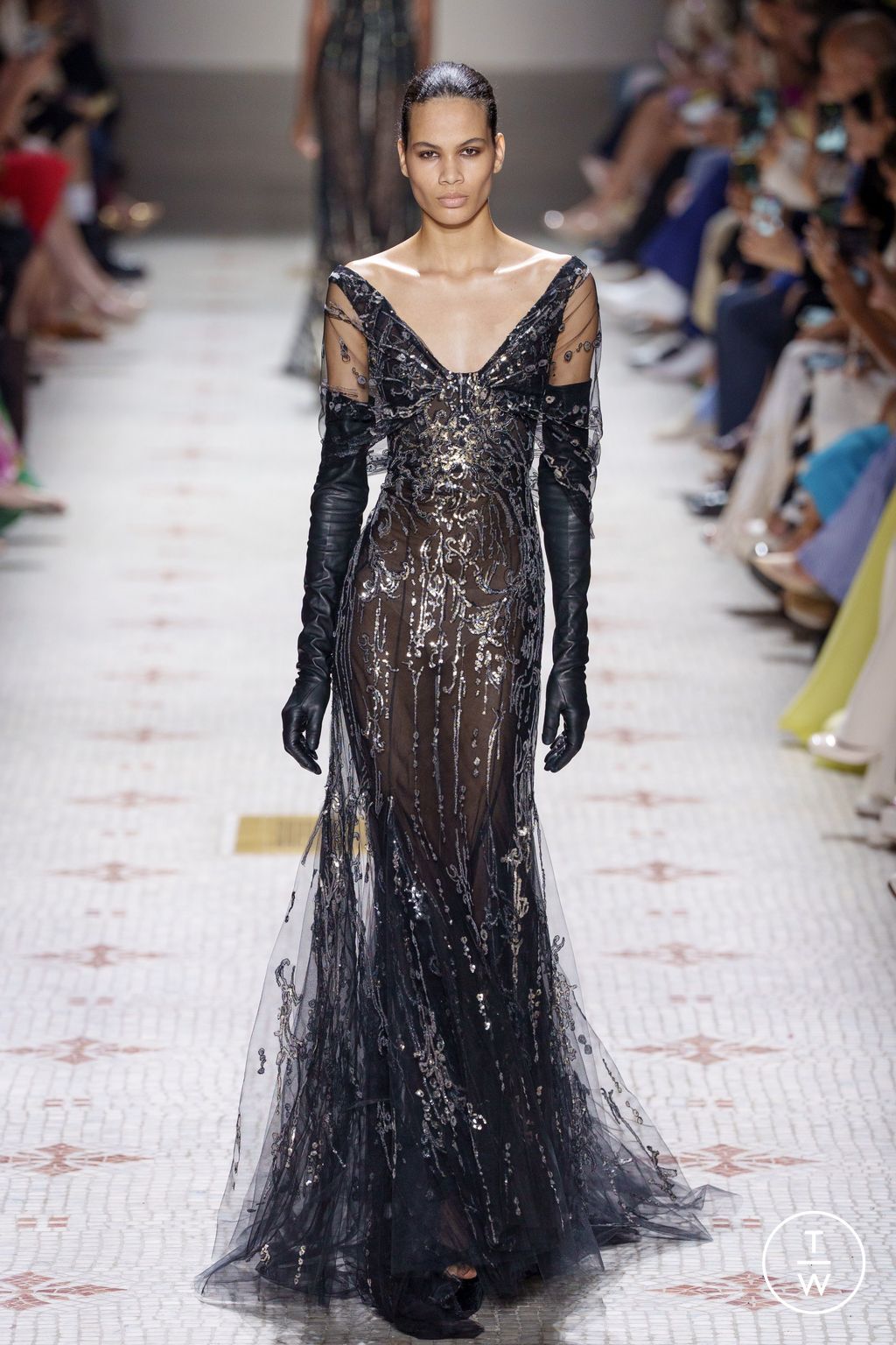 Fashion Week Paris Fall/Winter 2024 look 36 from the Elie Saab collection 高级定制