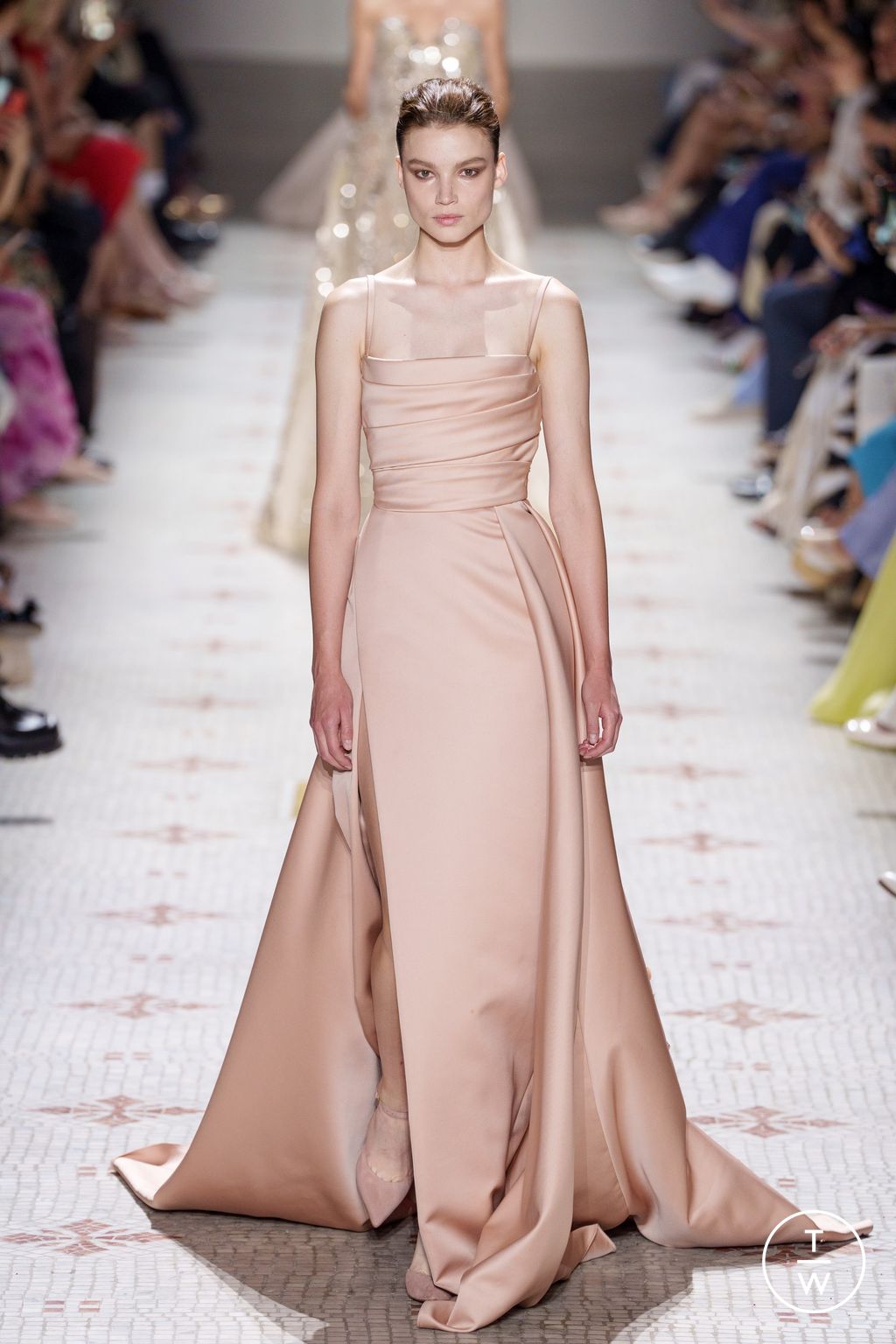 Fashion Week Paris Fall/Winter 2024 look 60 de la collection Elie Saab couture