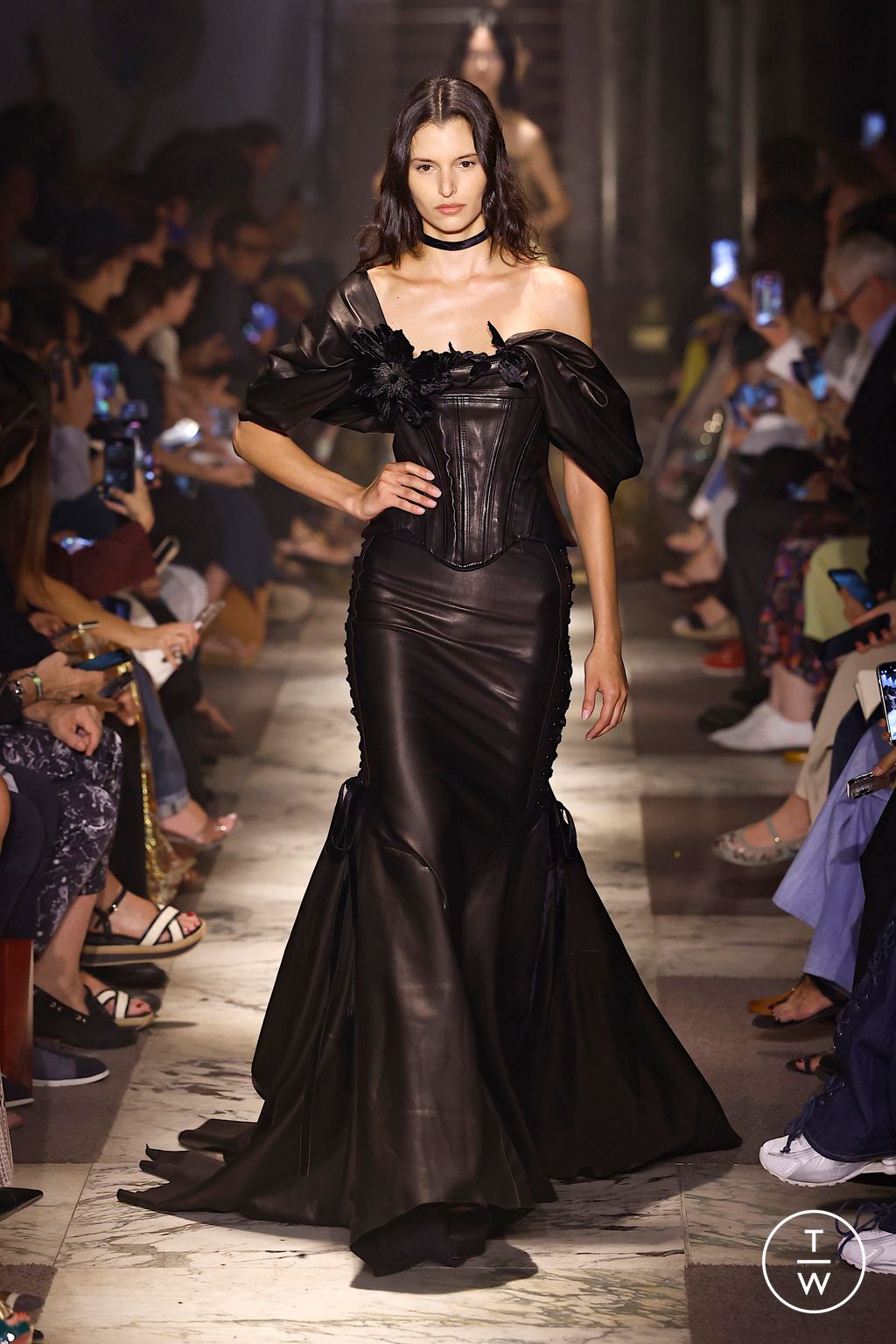 Fashion Week Paris Fall/Winter 2025 look 11 from the Elie Saab collection couture