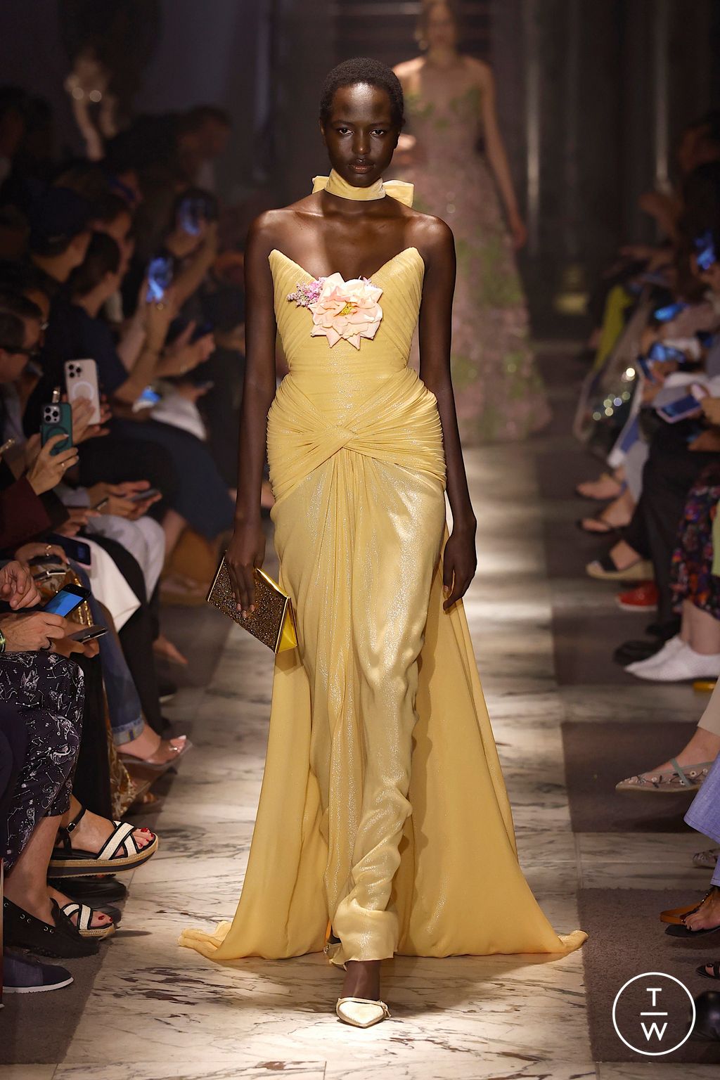 Fashion Week Paris Fall/Winter 2025 look 13 from the Elie Saab collection couture