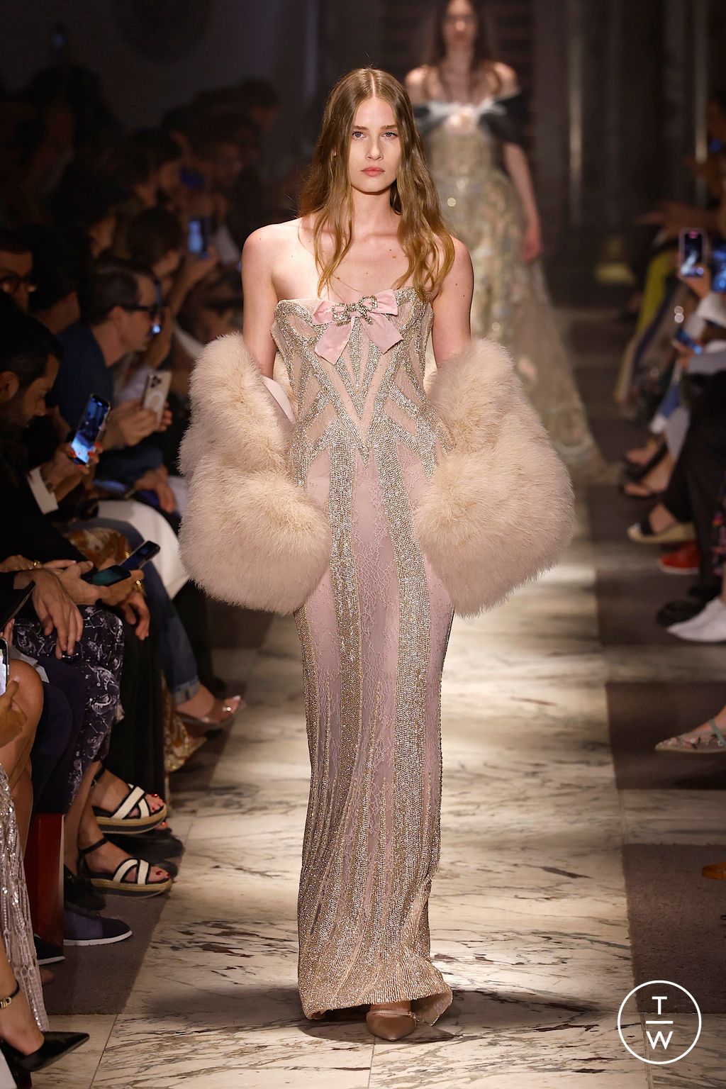 Fashion Week Paris Fall/Winter 2025 look 17 from the Elie Saab collection couture