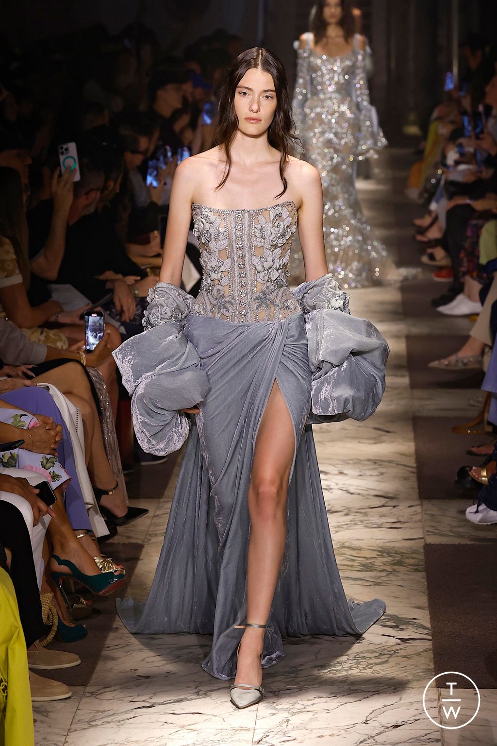 Fashion Week Paris Fall/Winter 2025 look 23 from the Elie Saab collection couture