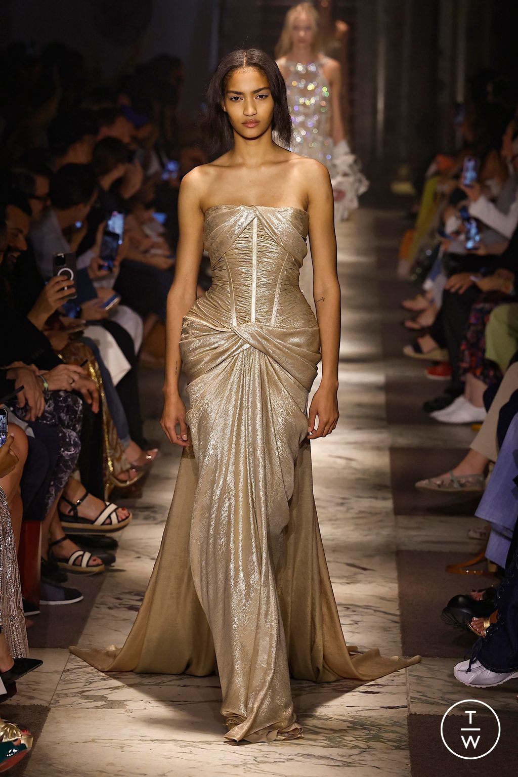 Fashion Week Paris Fall/Winter 2025 look 27 from the Elie Saab collection couture