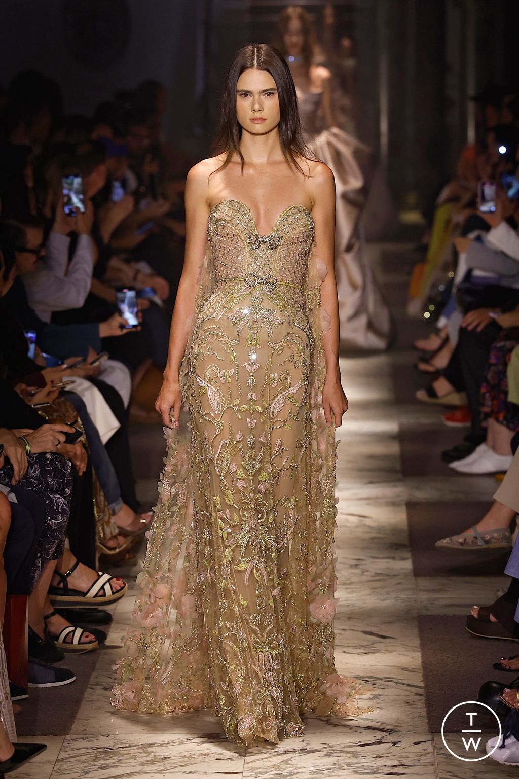 Fashion Week Paris Fall/Winter 2025 look 29 from the Elie Saab collection 高级定制