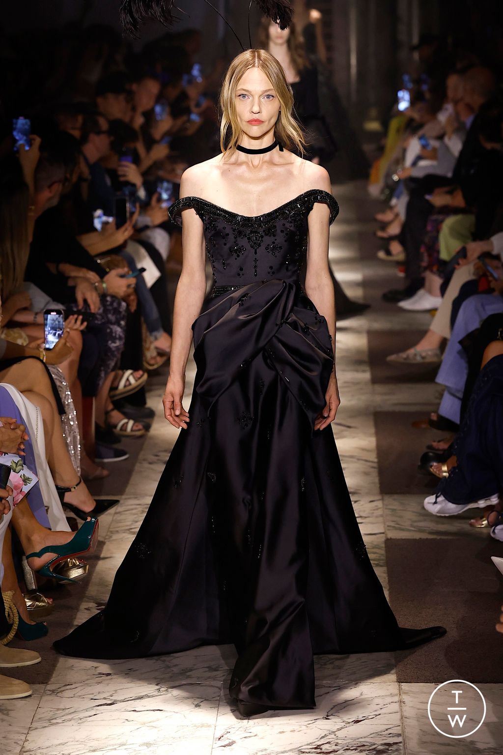 Fashion Week Paris Fall/Winter 2025 look 34 from the Elie Saab collection couture