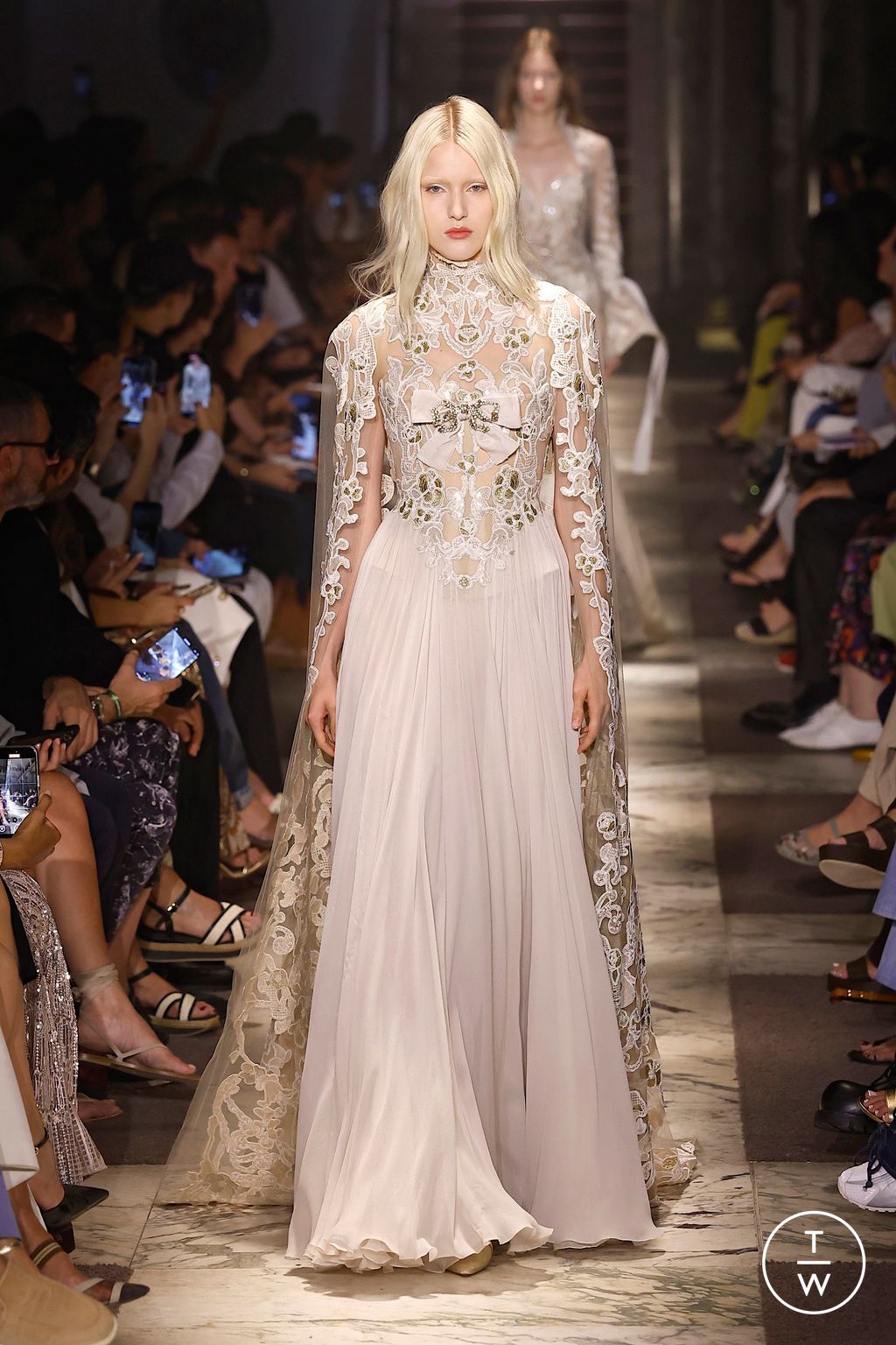 Fashion Week Paris Fall/Winter 2025 look 45 from the Elie Saab collection couture
