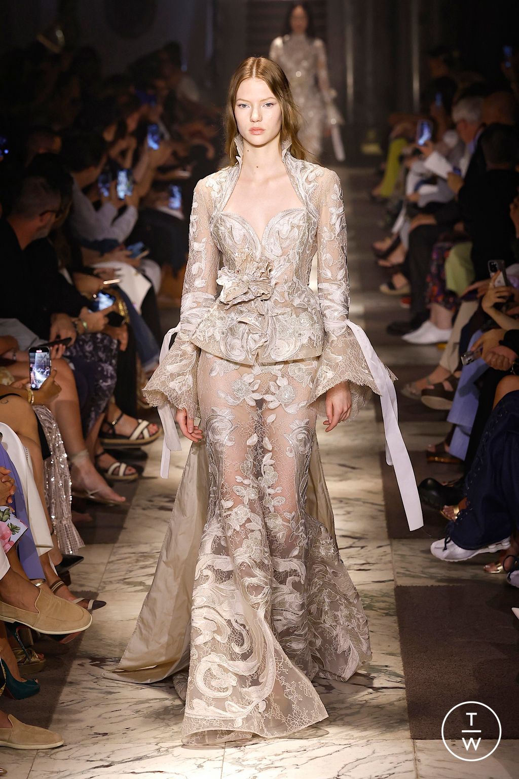 Fashion Week Paris Fall/Winter 2025 look 46 from the Elie Saab collection couture