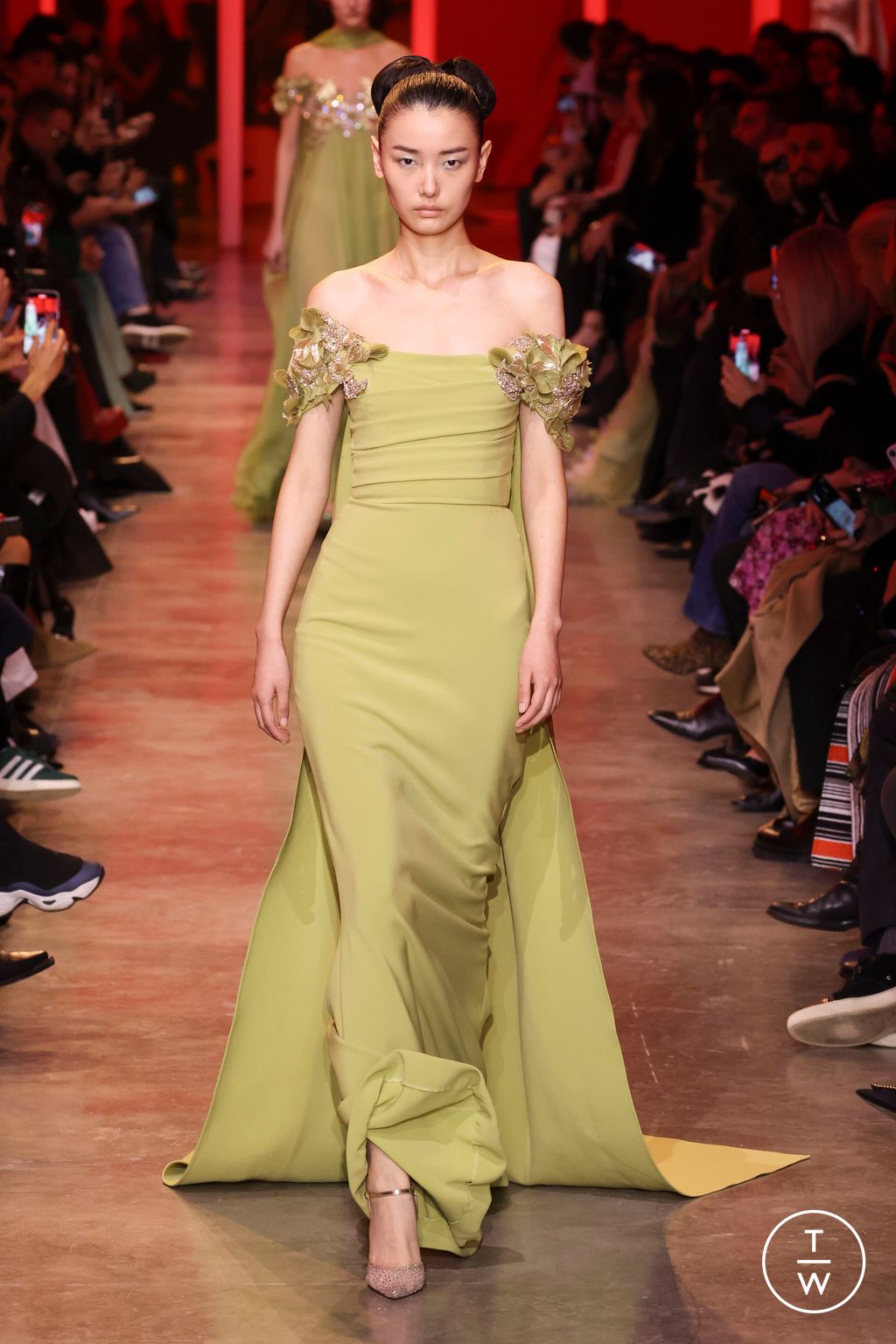 Fashion Week Paris Spring/Summer 2024 look 17 from the Elie Saab collection 高级定制