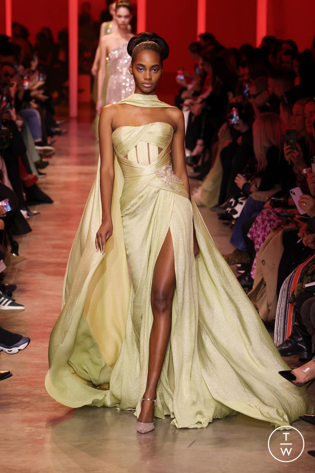 Fashion Week Paris Spring/Summer 2024 look 30 de la collection Elie Saab couture
