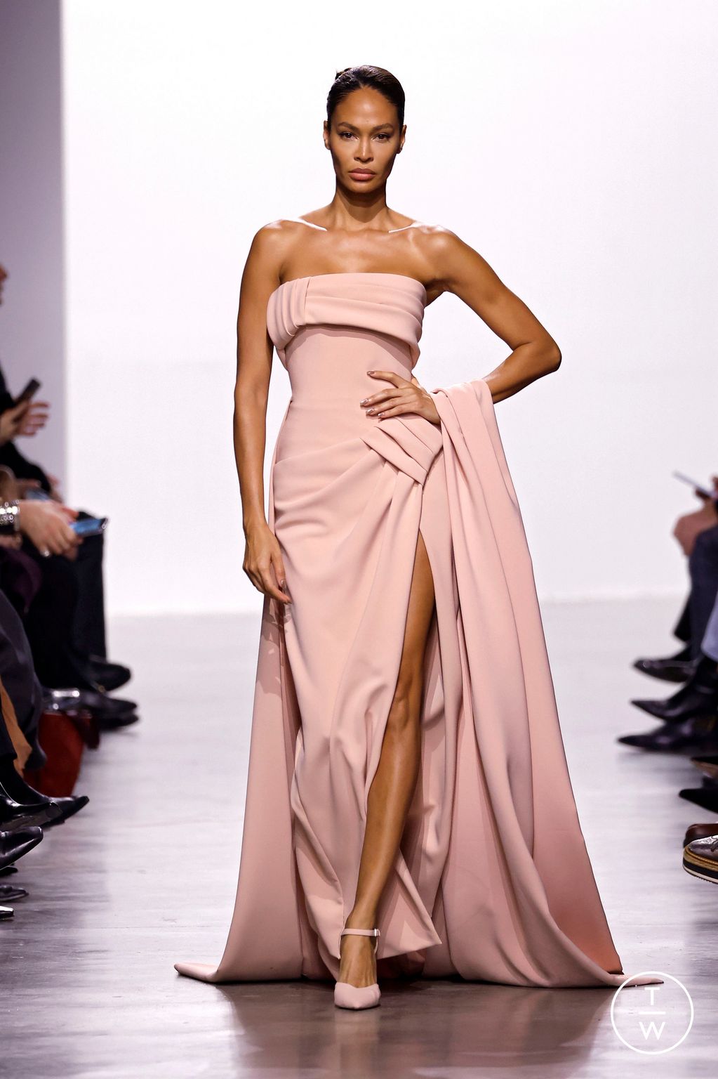 Fashion Week Paris Spring/Summer 2025 look 1 from the Elie Saab collection couture