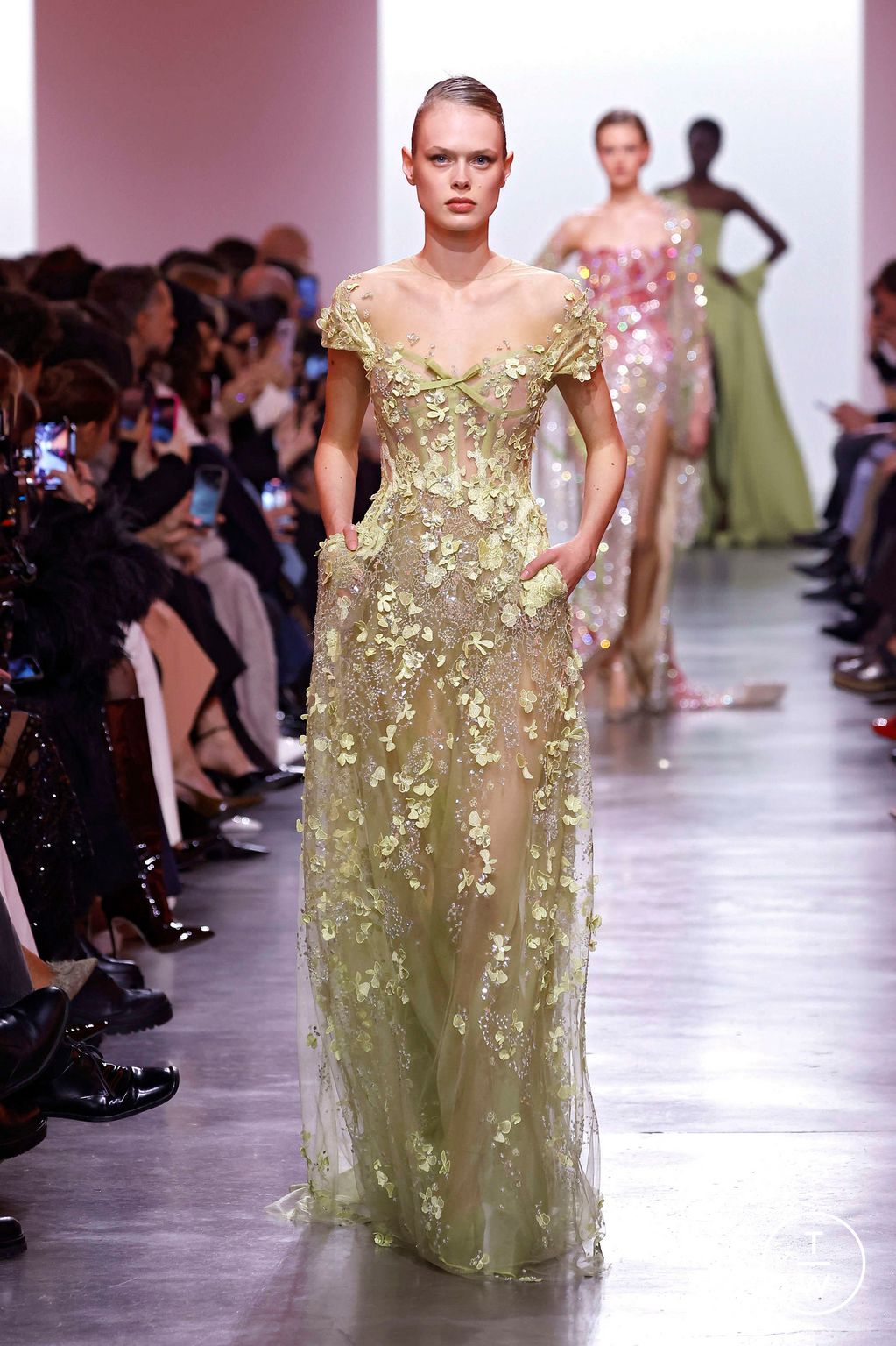 Fashion Week Paris Spring/Summer 2025 look 11 de la collection Elie Saab couture