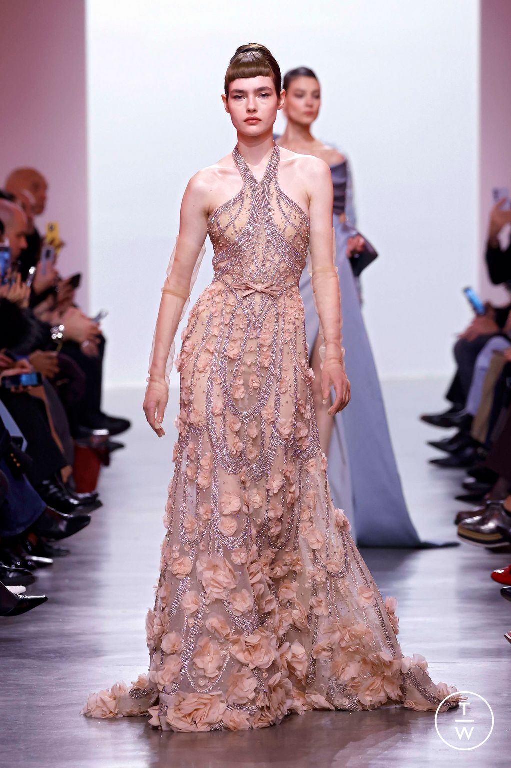 Fashion Week Paris Spring/Summer 2025 look 16 de la collection Elie Saab couture