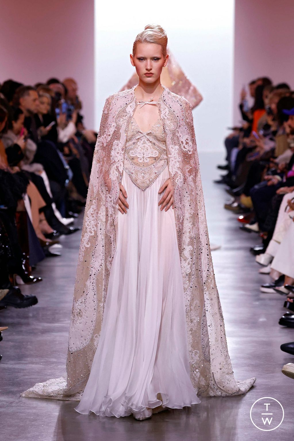 Fashion Week Paris Spring/Summer 2025 look 41 de la collection Elie Saab couture