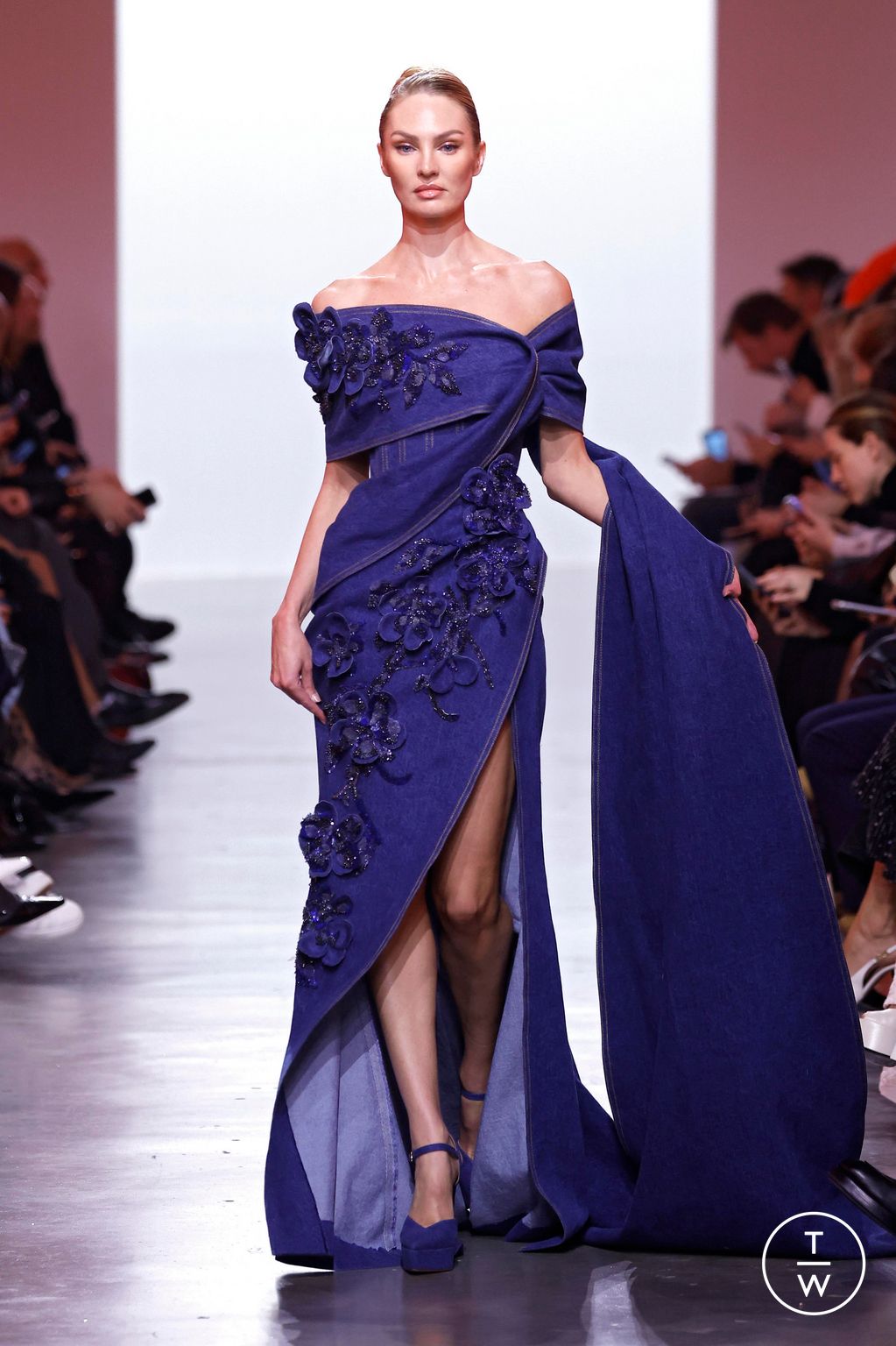 Fashion Week Paris Spring-Summer 2025 look 57 from the Elie Saab collection couture